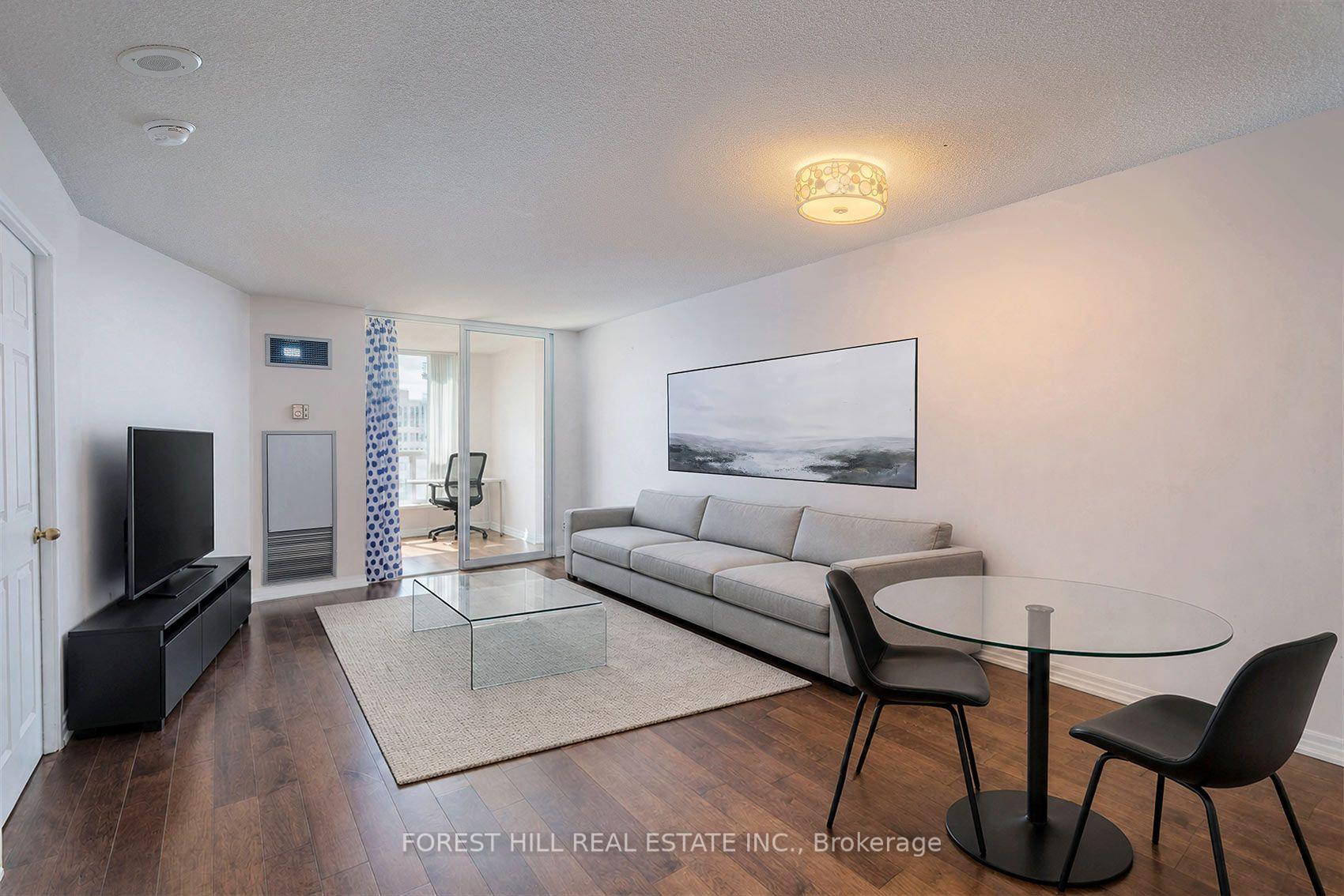 24 Wellesley Street W
