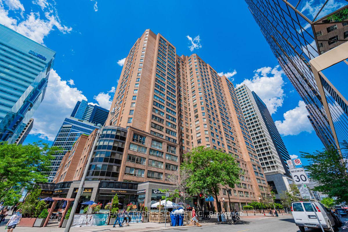 633 Bay Street