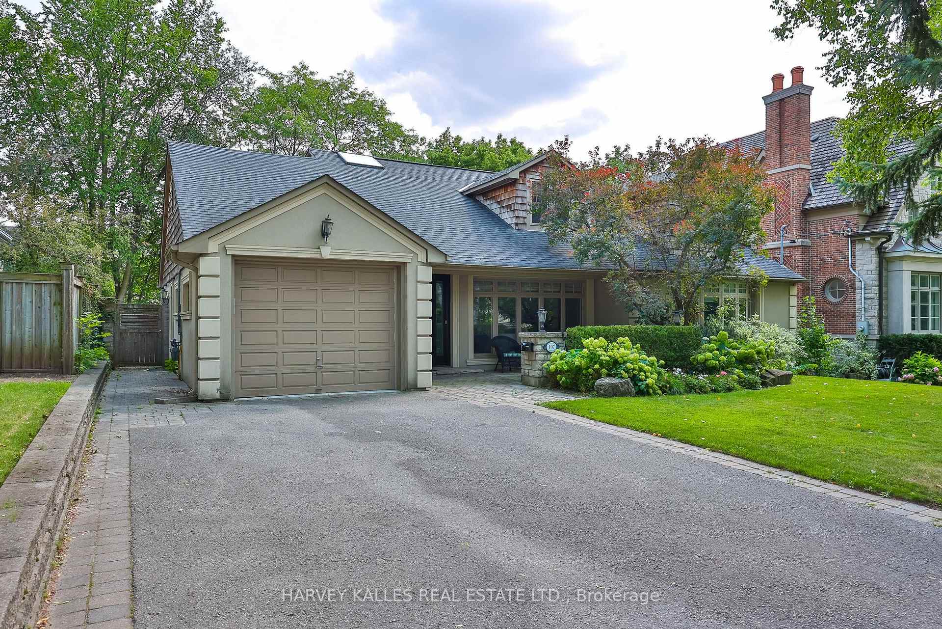 107 Stratford Crescent