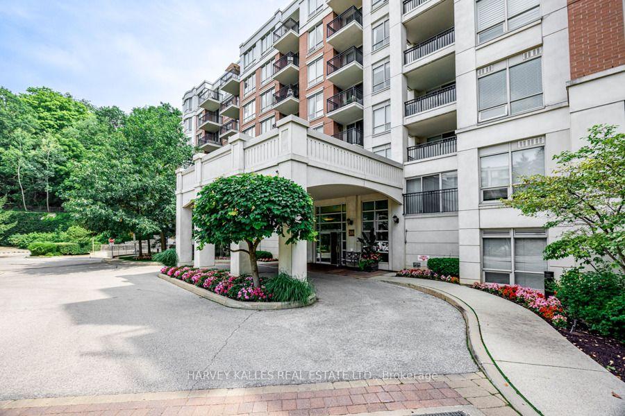 38 William Carson Crescent