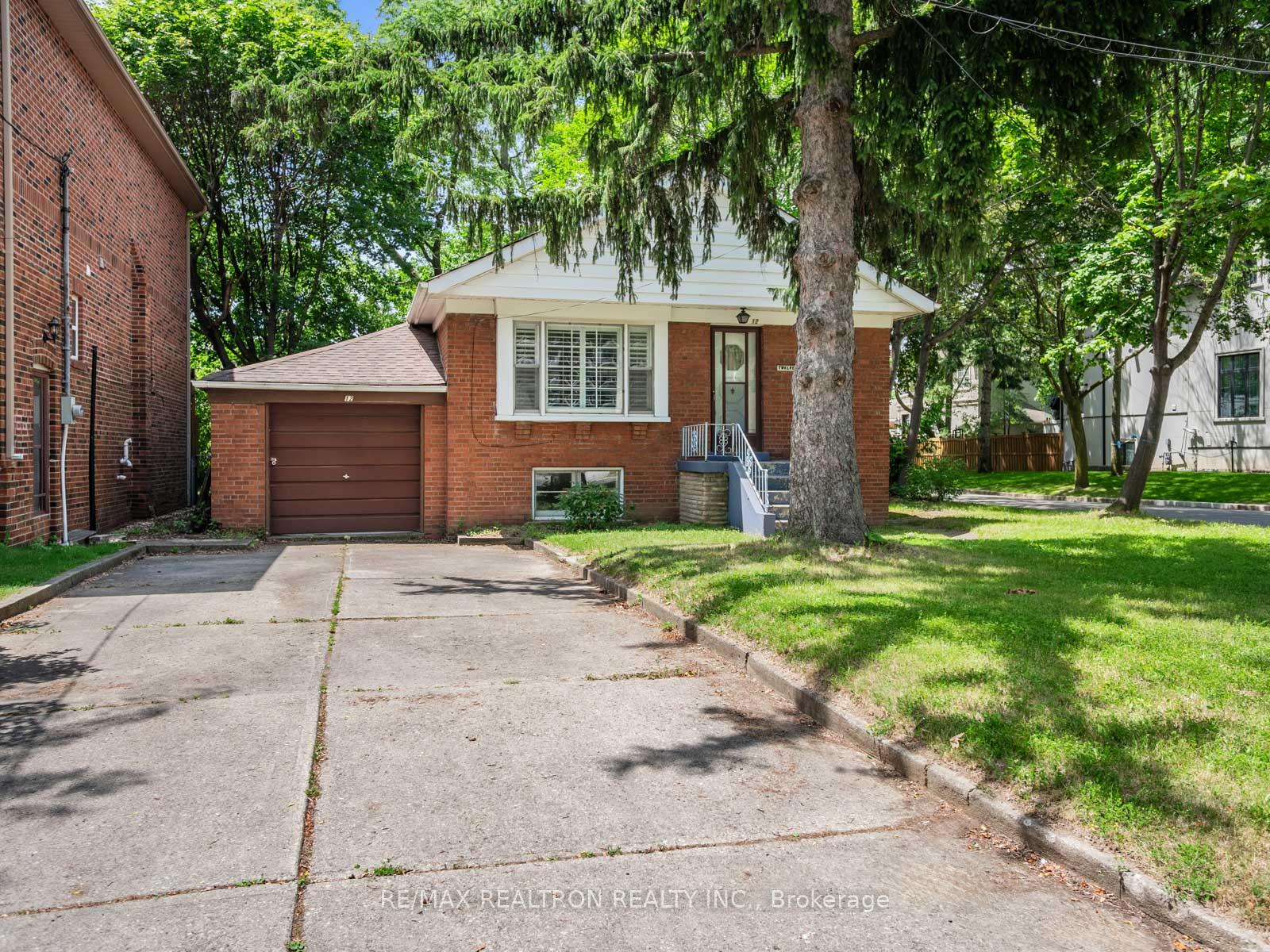 12 Graymar Avenue