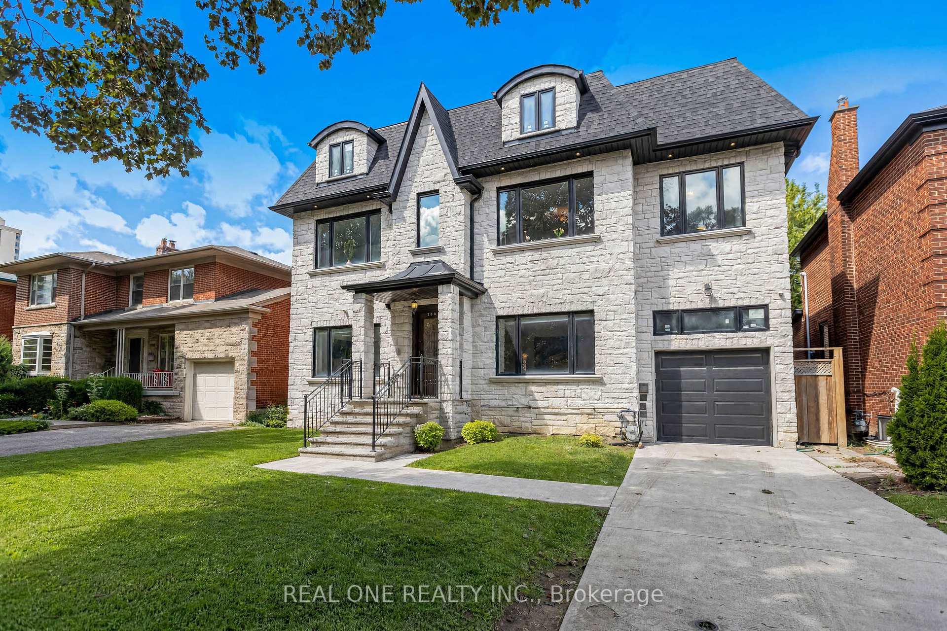 100 Ridelle Avenue