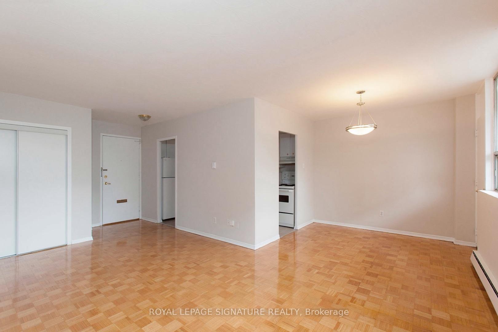 525 Eglinton Avenue