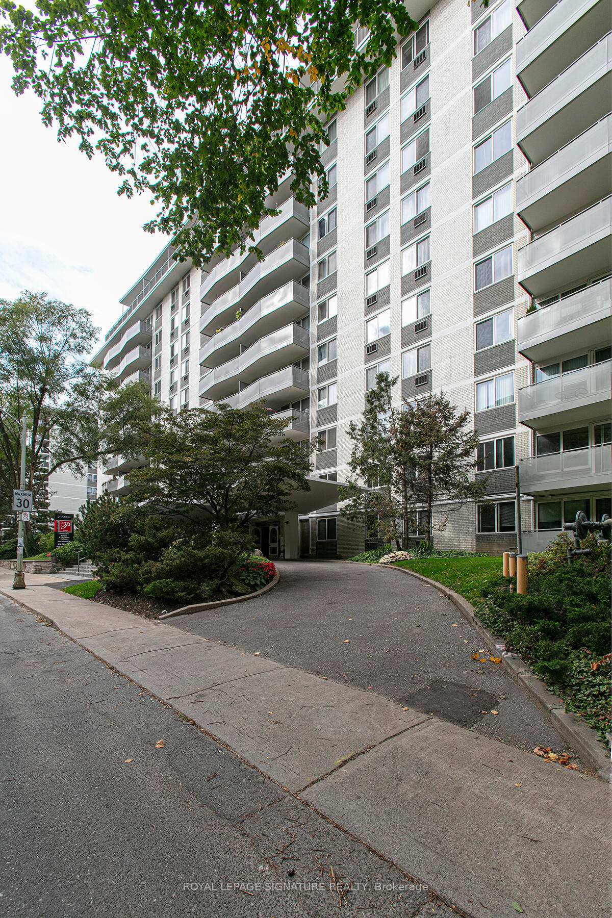 10 Shallmar Boulevard