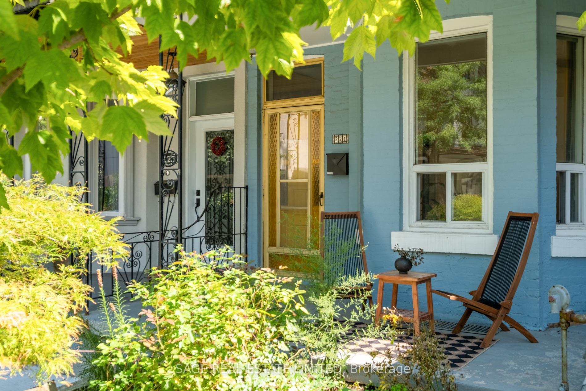 221 Palmerston Avenue