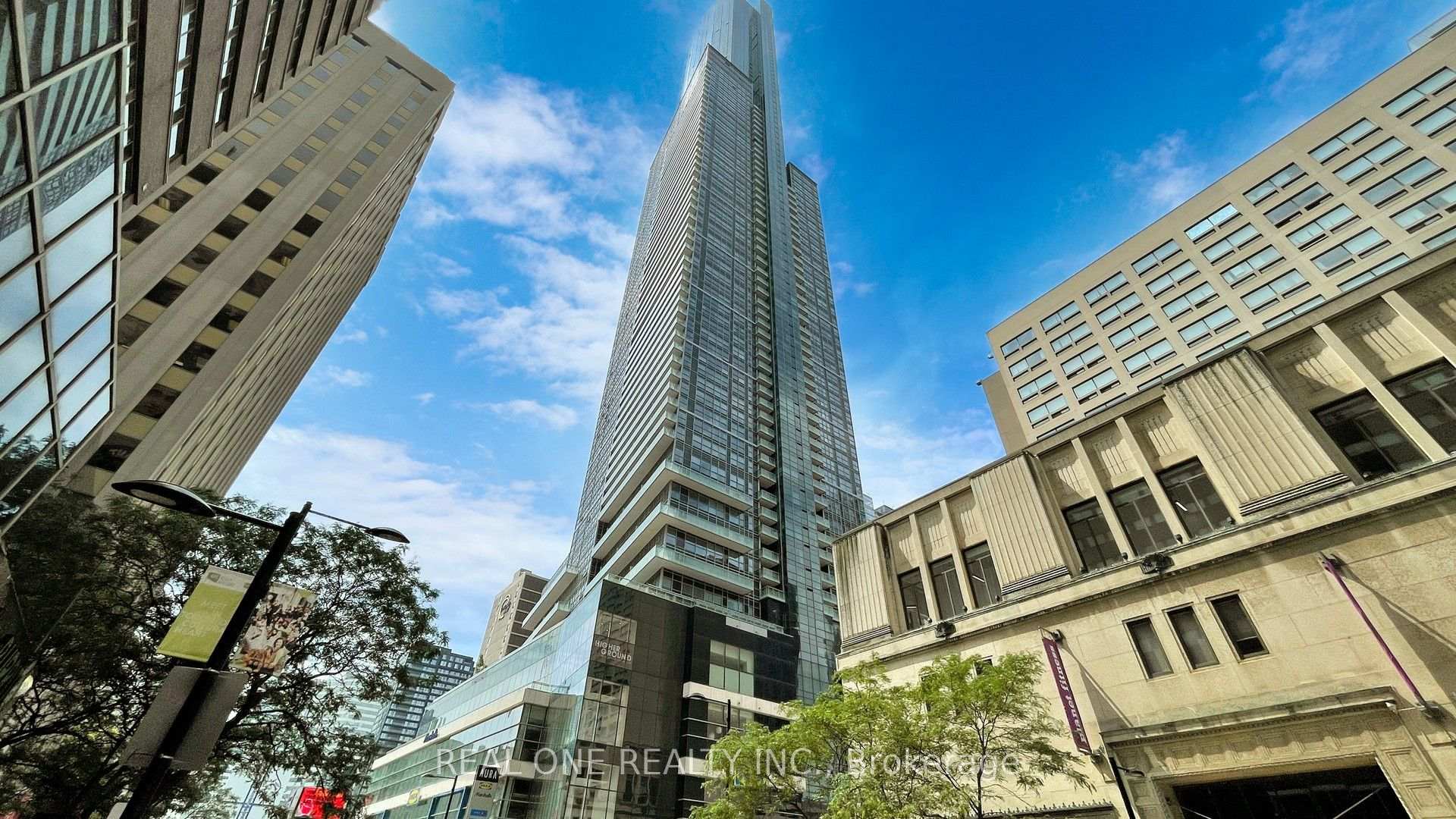 386 Yonge Street