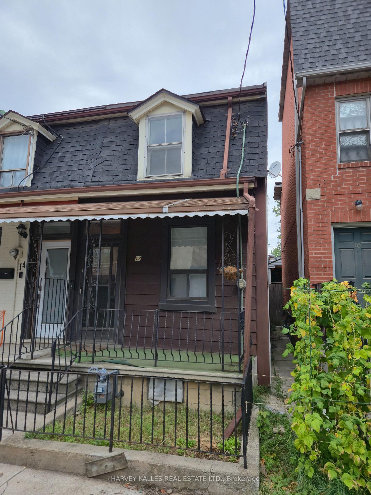 12 Whitaker Avenue