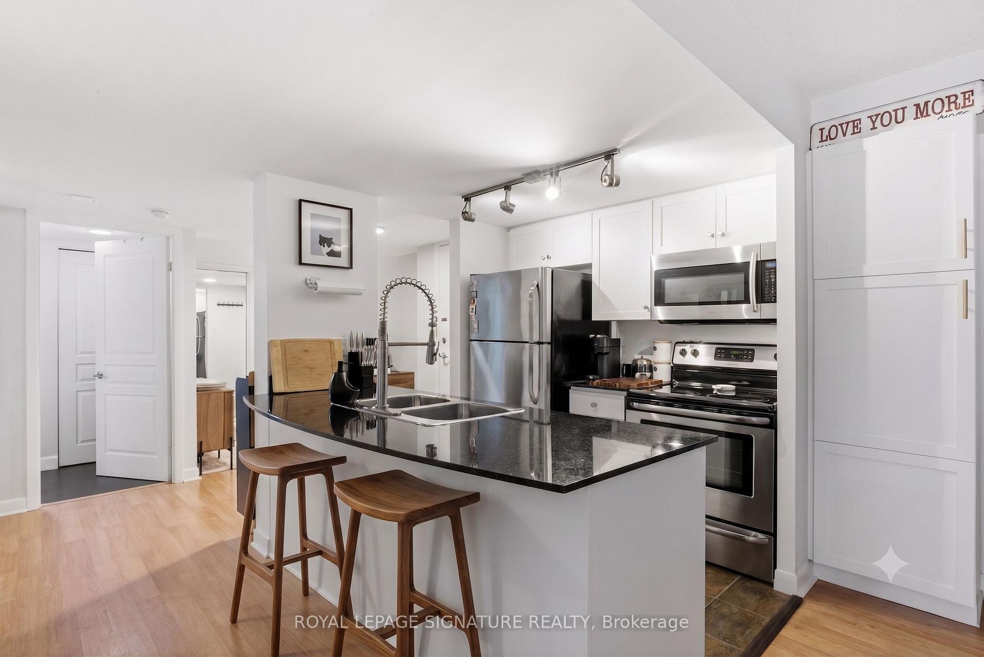 323 Richmond Street E