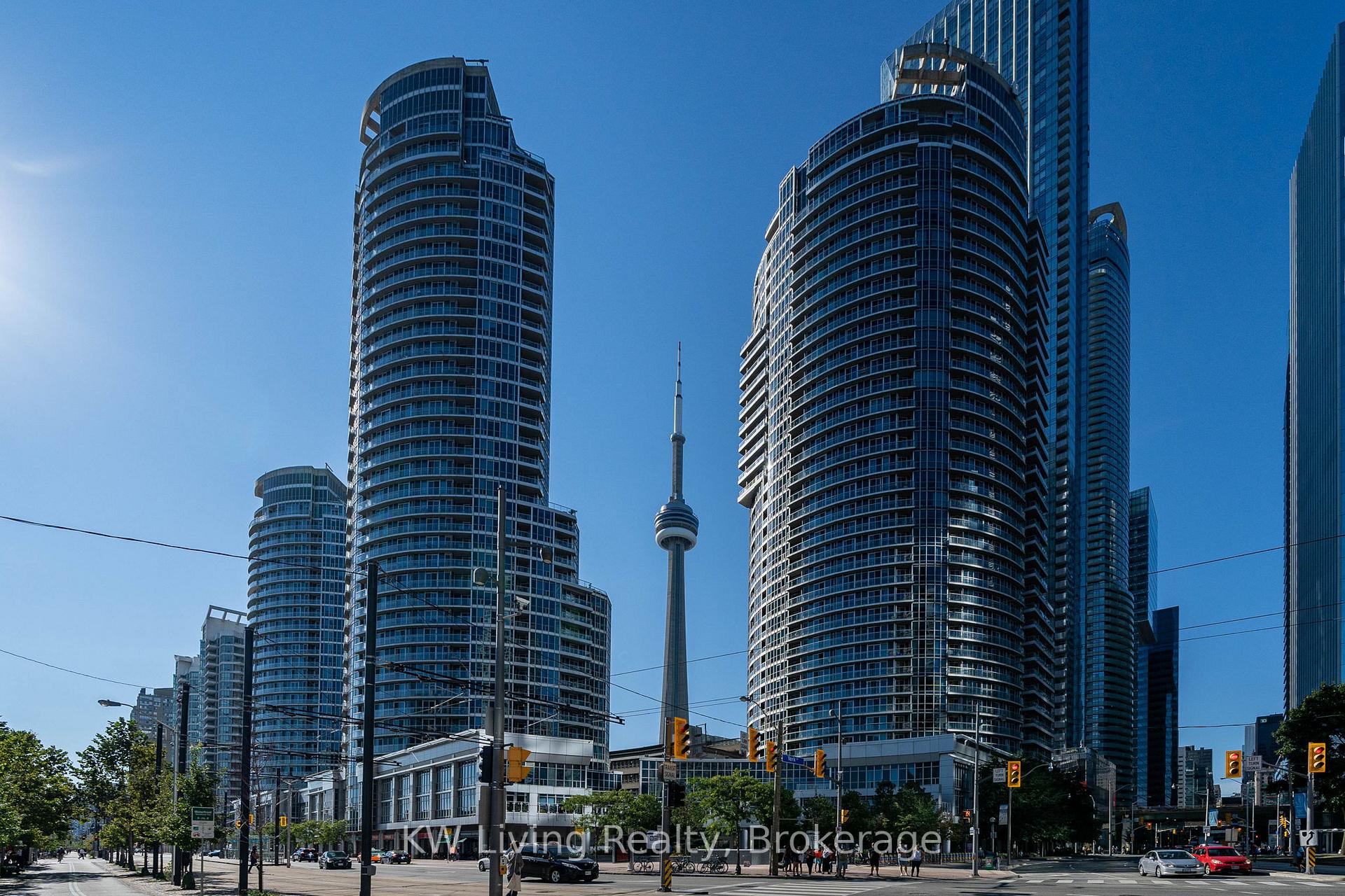 208 SW Queens Quay W