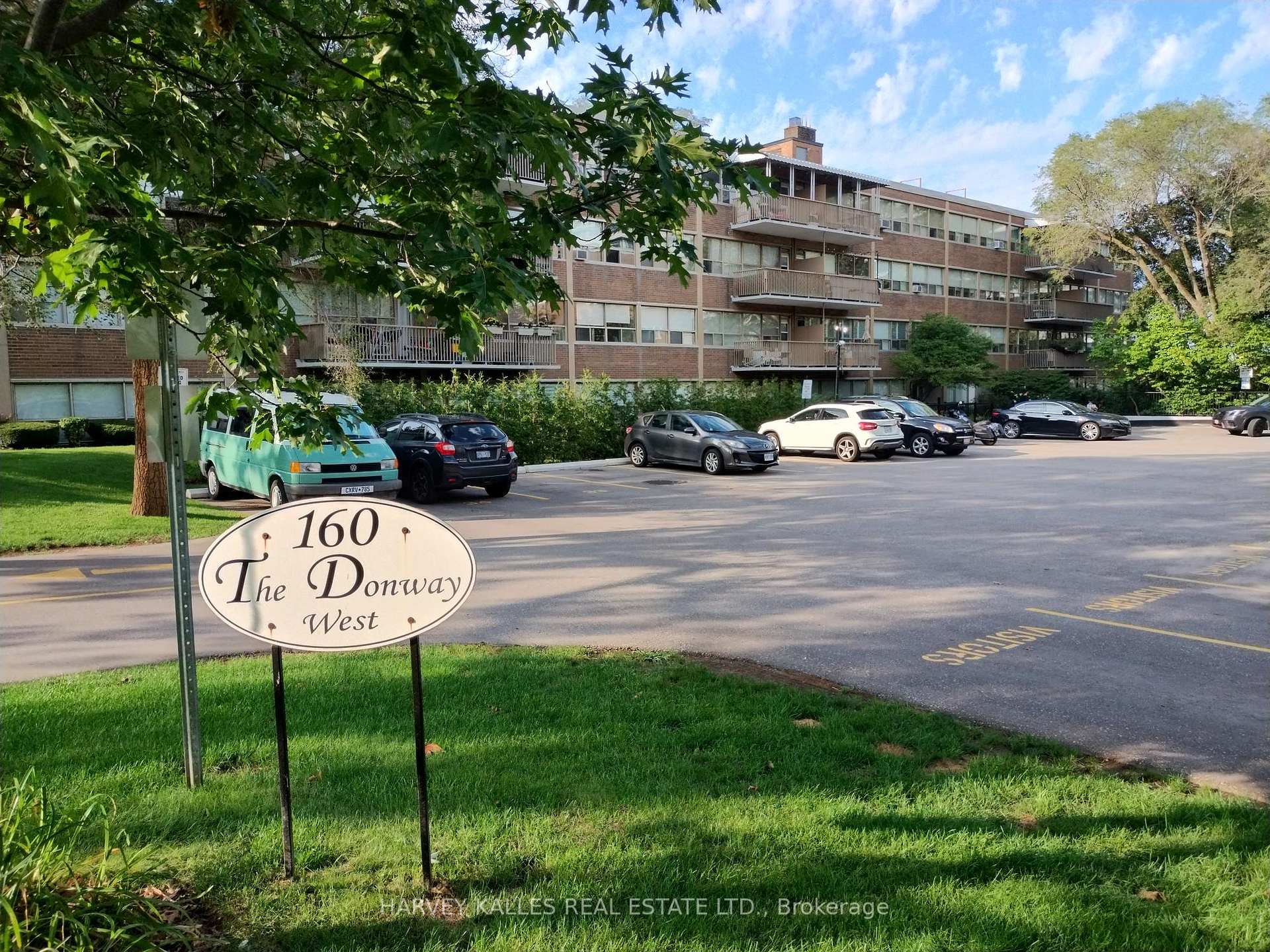 160 The Donway N/A W
