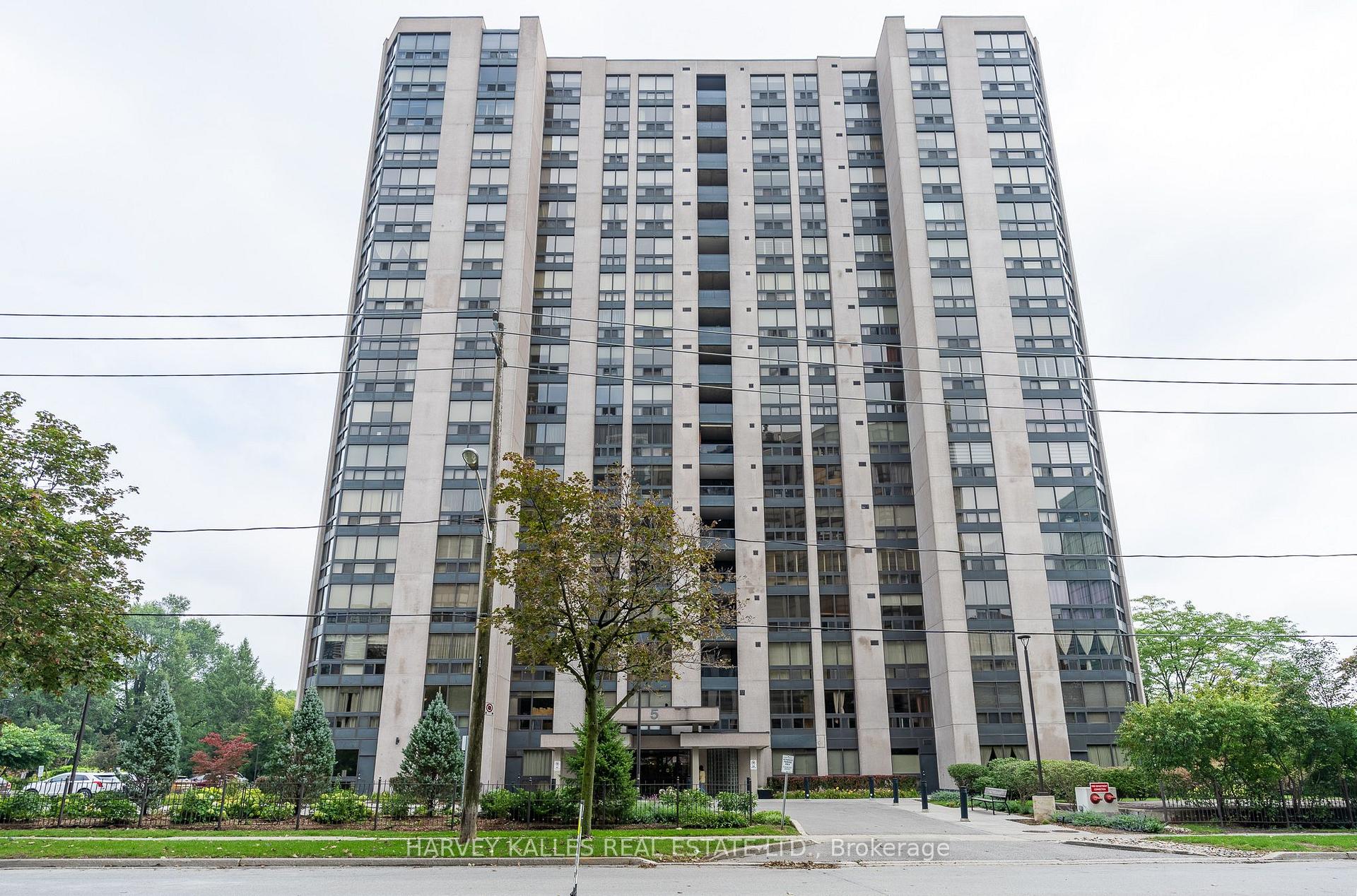 5 Kenneth Avenue