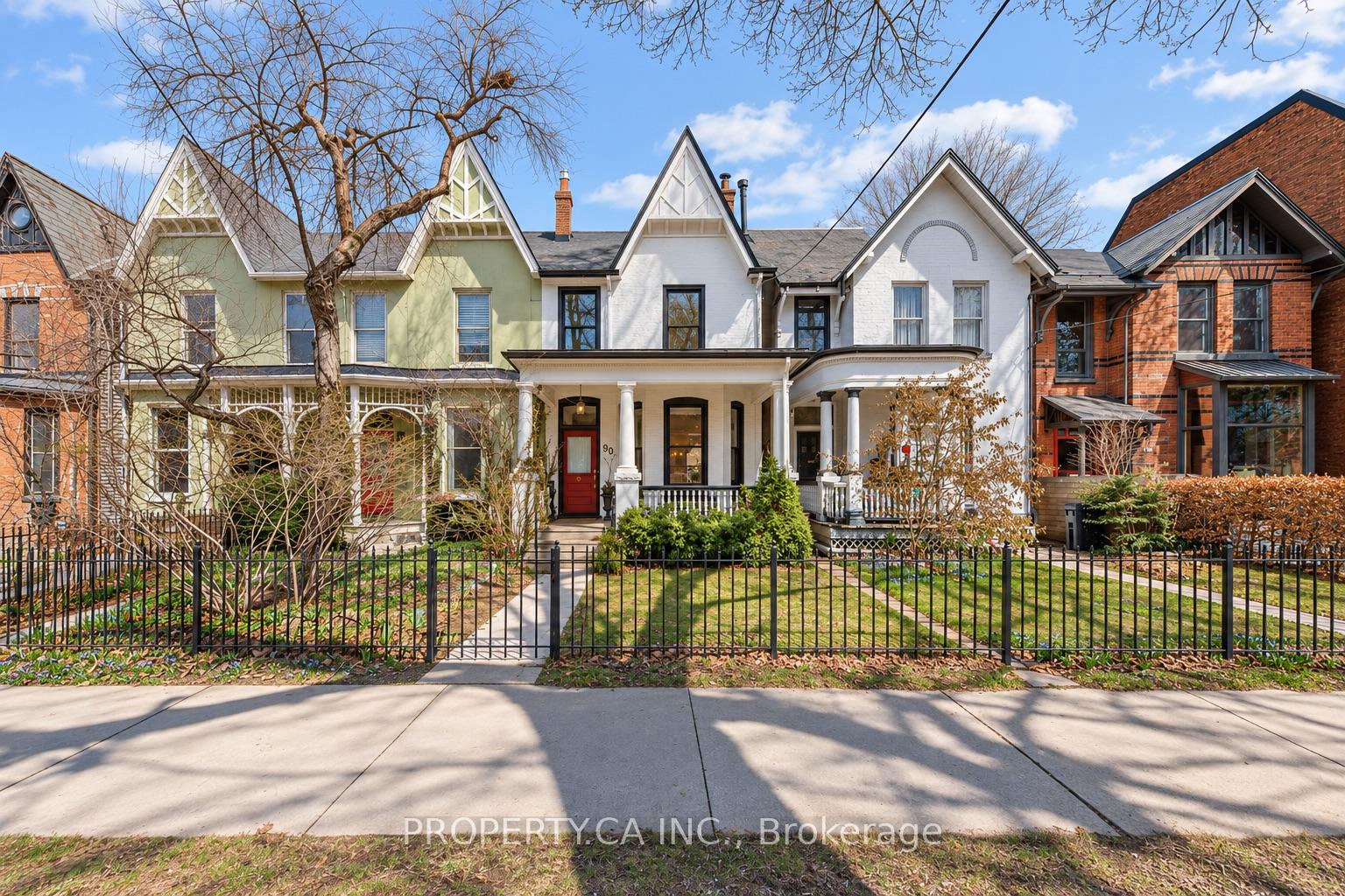 90 Willcocks Street