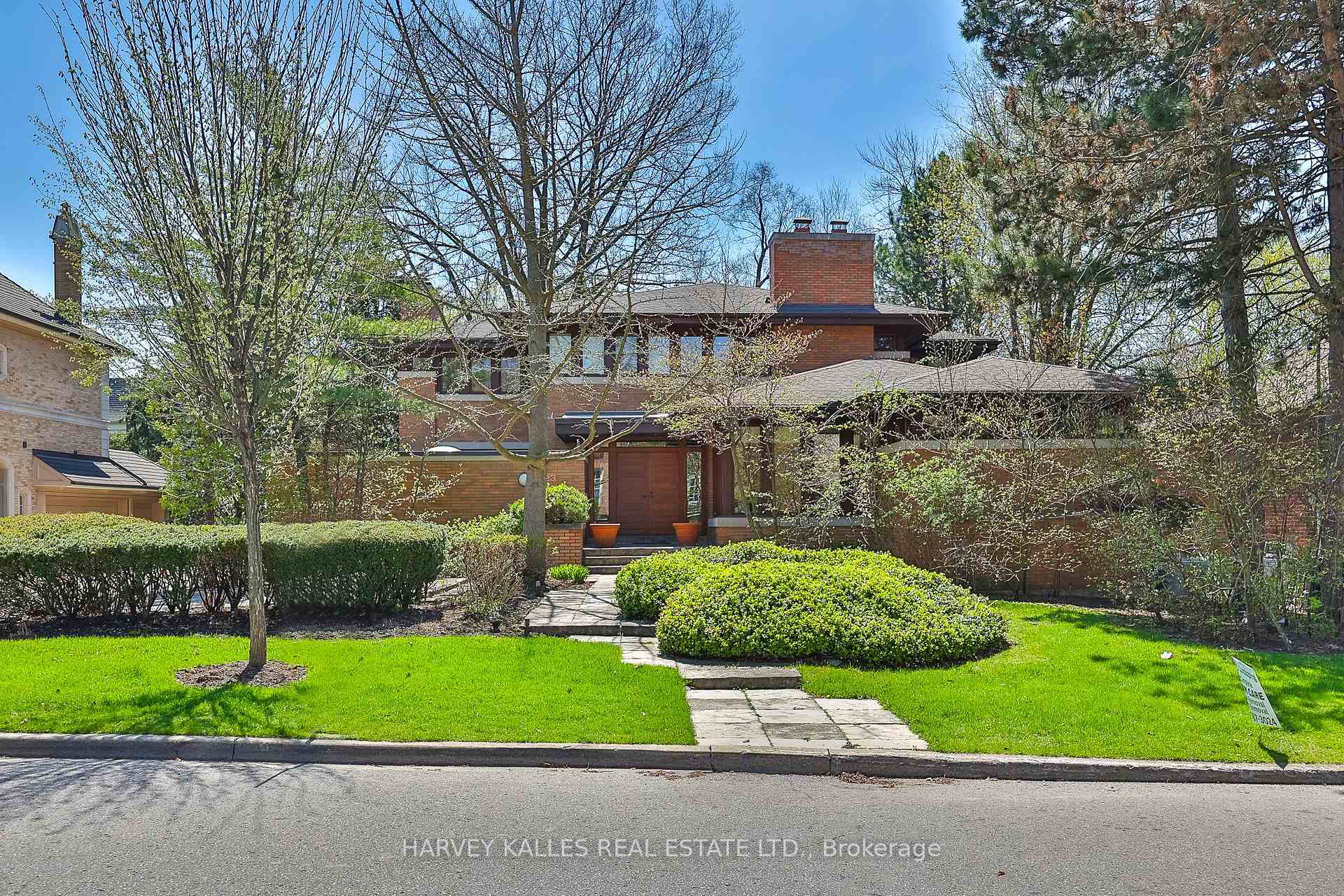 223 Hillhurst Boulevard