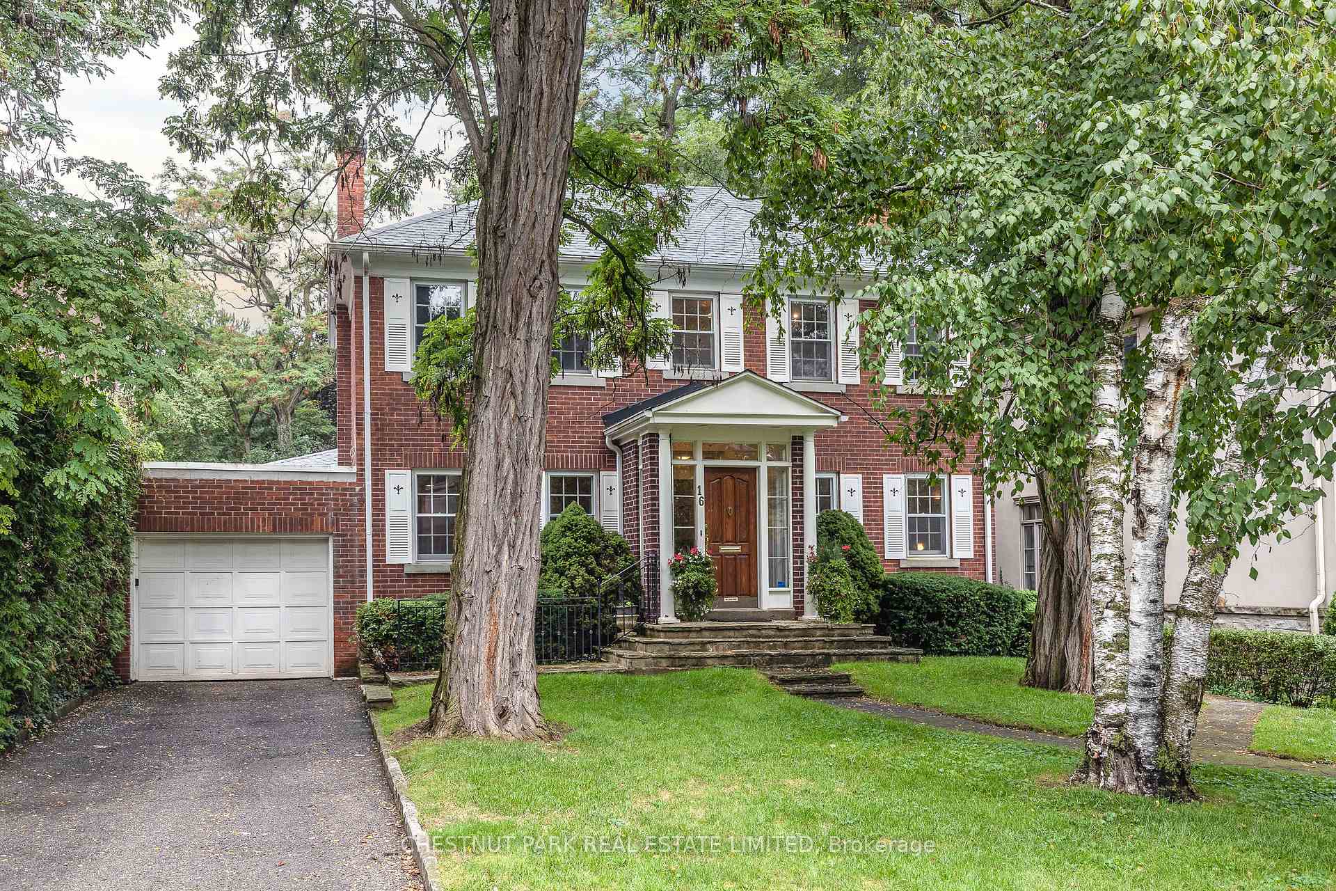 16 Lewes Crescent