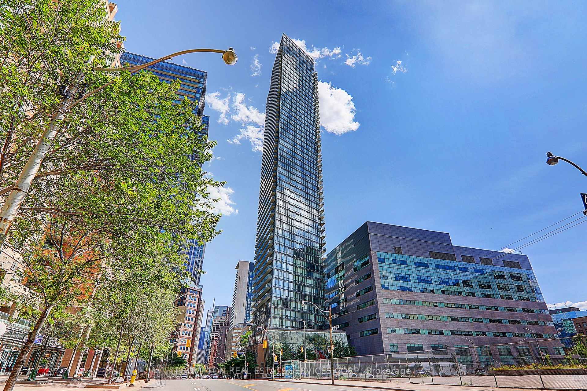 832 Bay Street