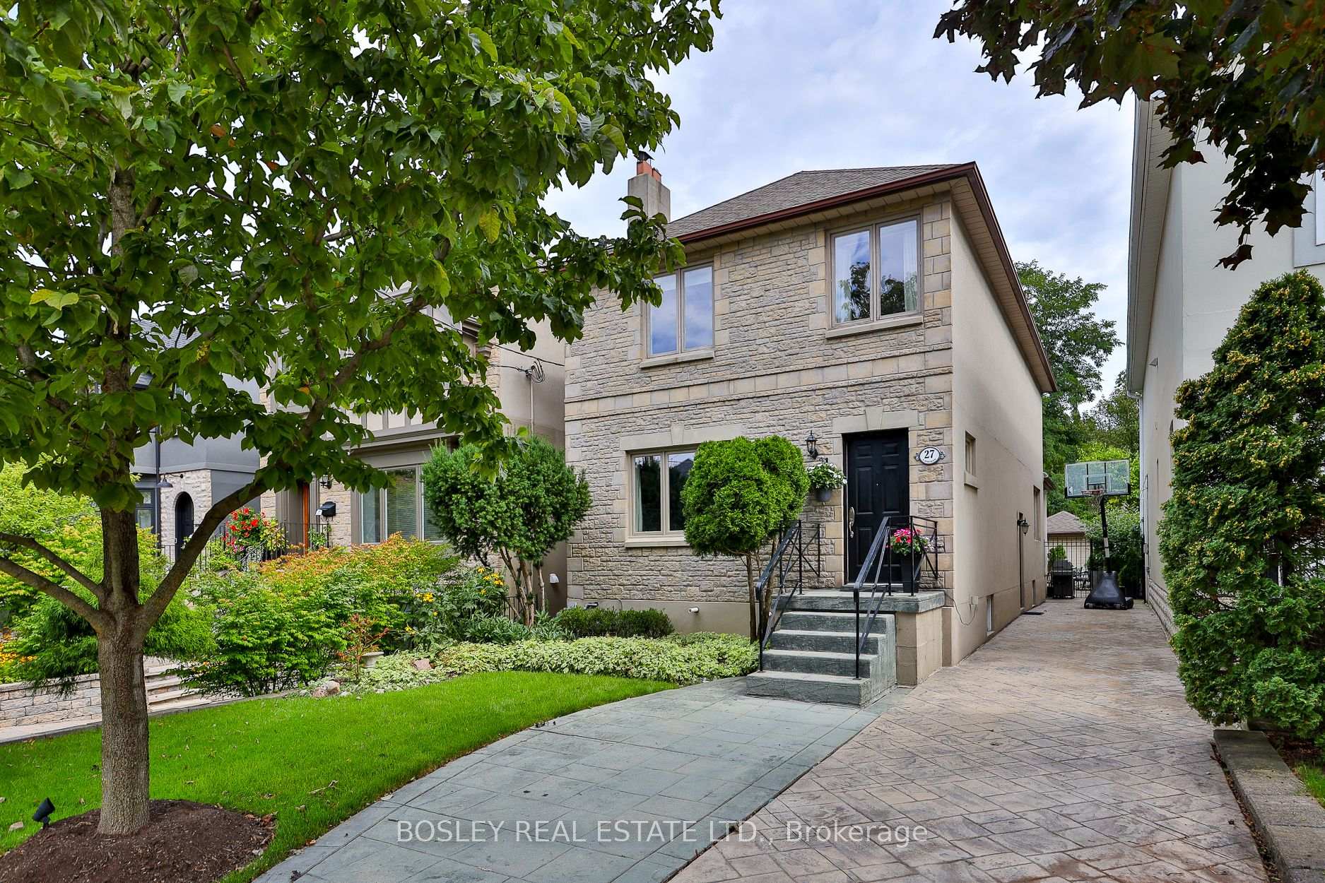 27 Cameron Crescent
