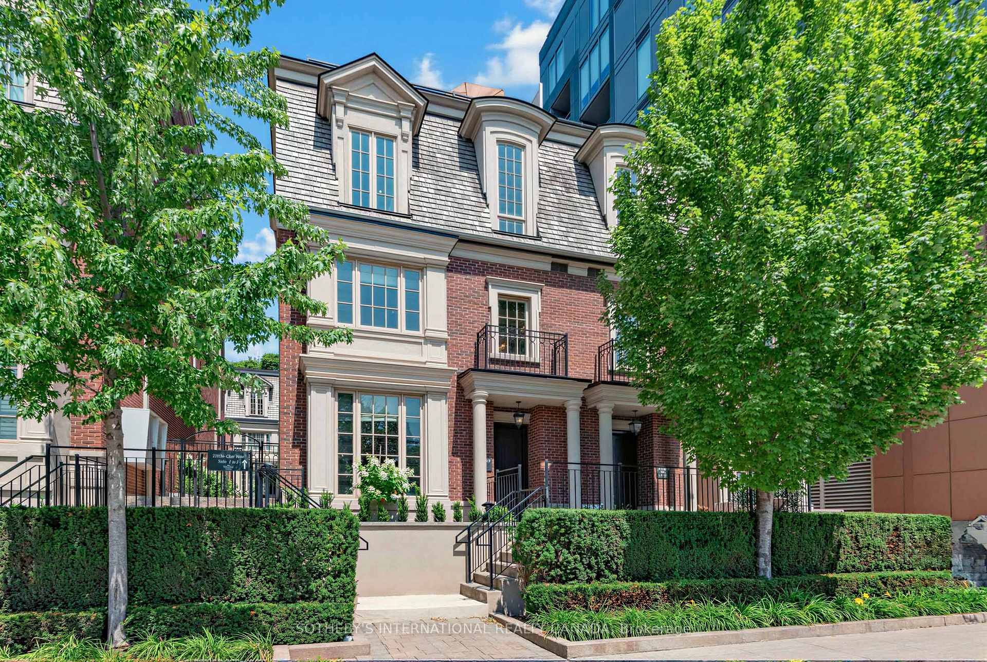 288 St Clair Avenue W