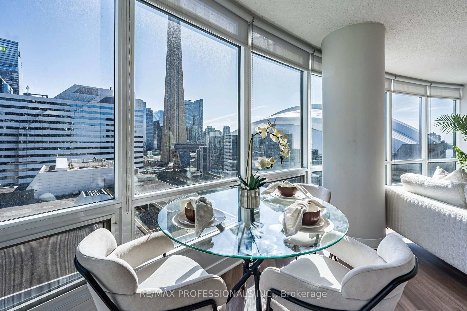 361 Front Street W
