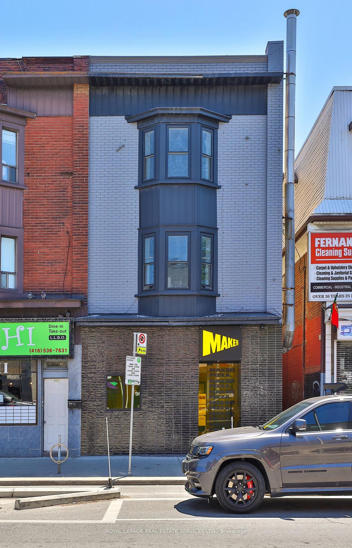 995 Bloor Street W