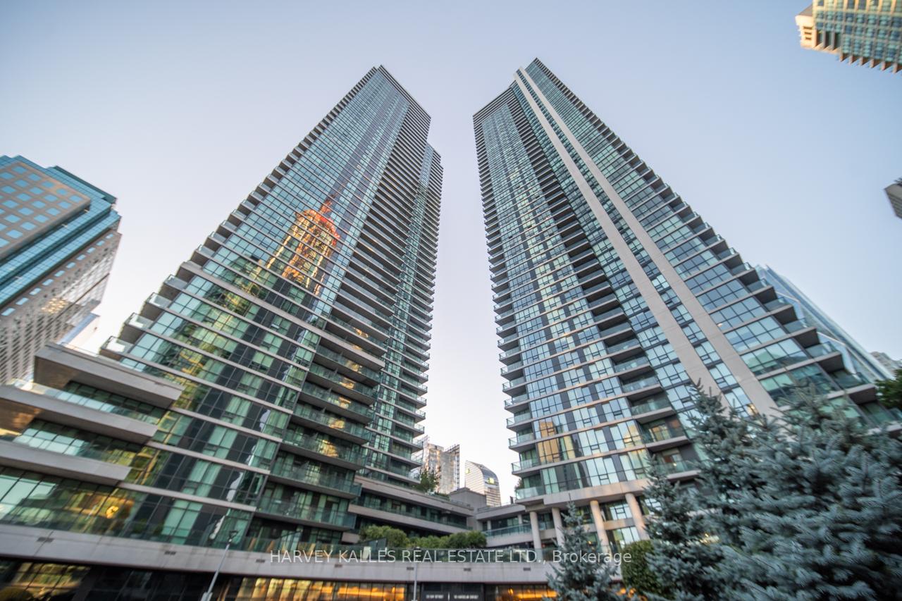 33 Bay Street