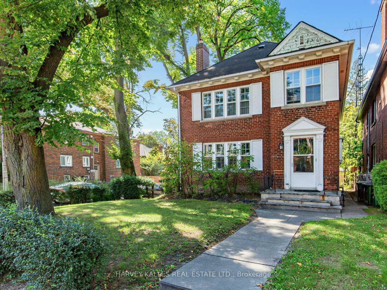 1100 Avenue Road