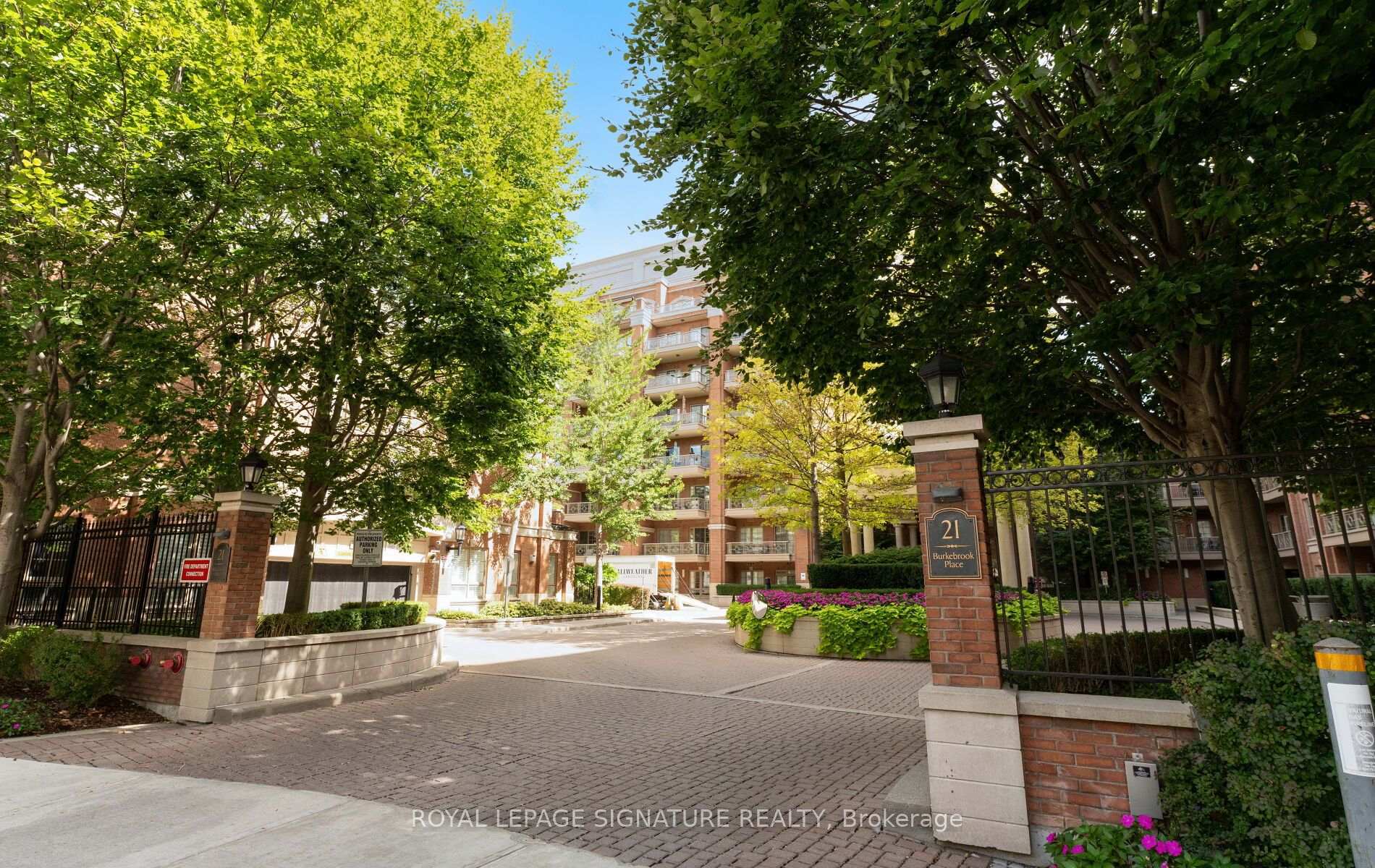 21 Burkebrook Place