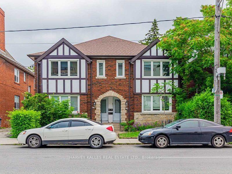 987 Avenue Road