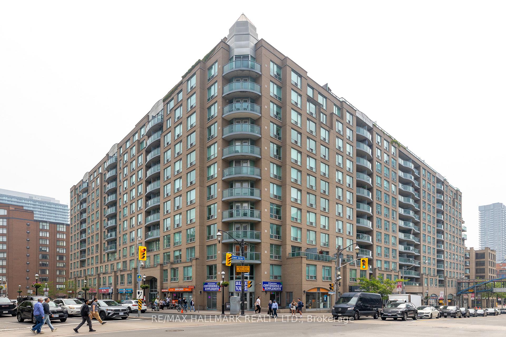 109 Front Street E