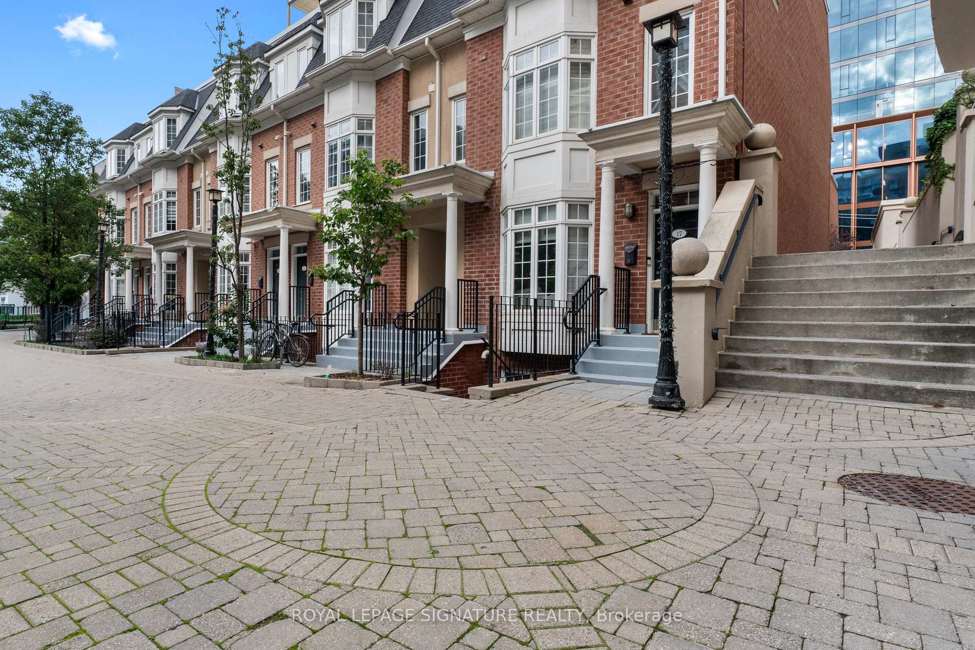 11 Niagara Street