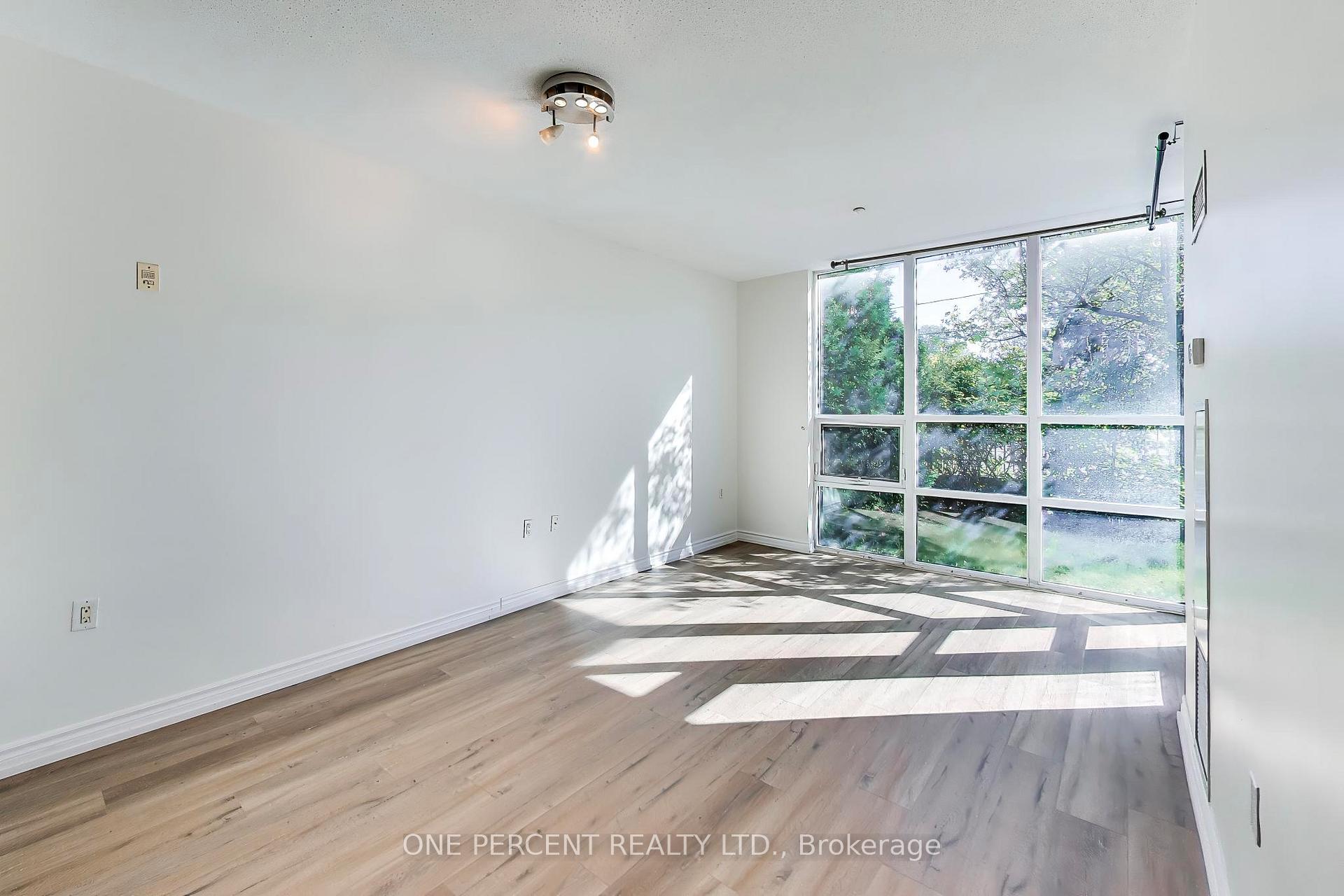 3840 Bathurst Street