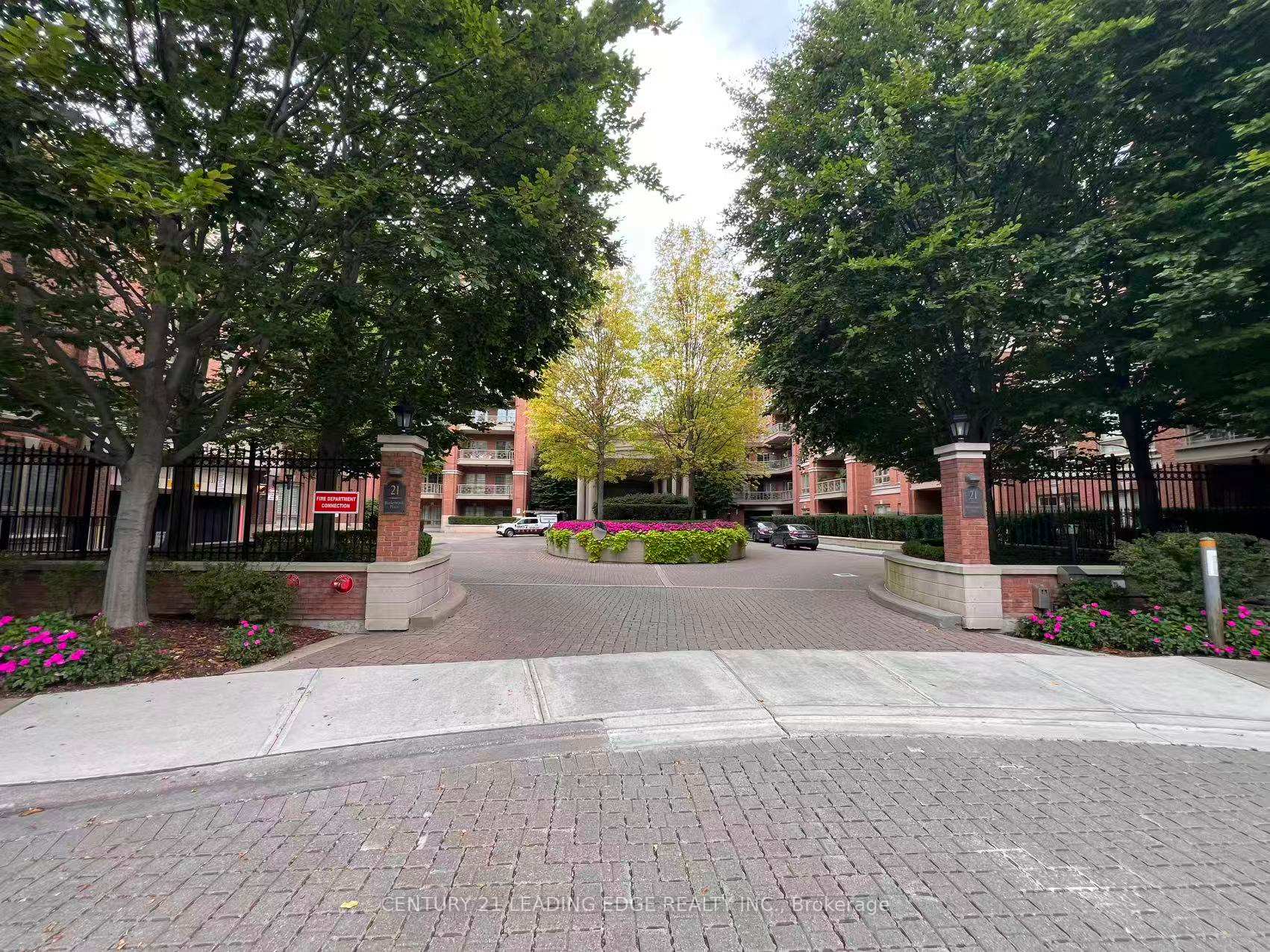 21 Burkebrook Place