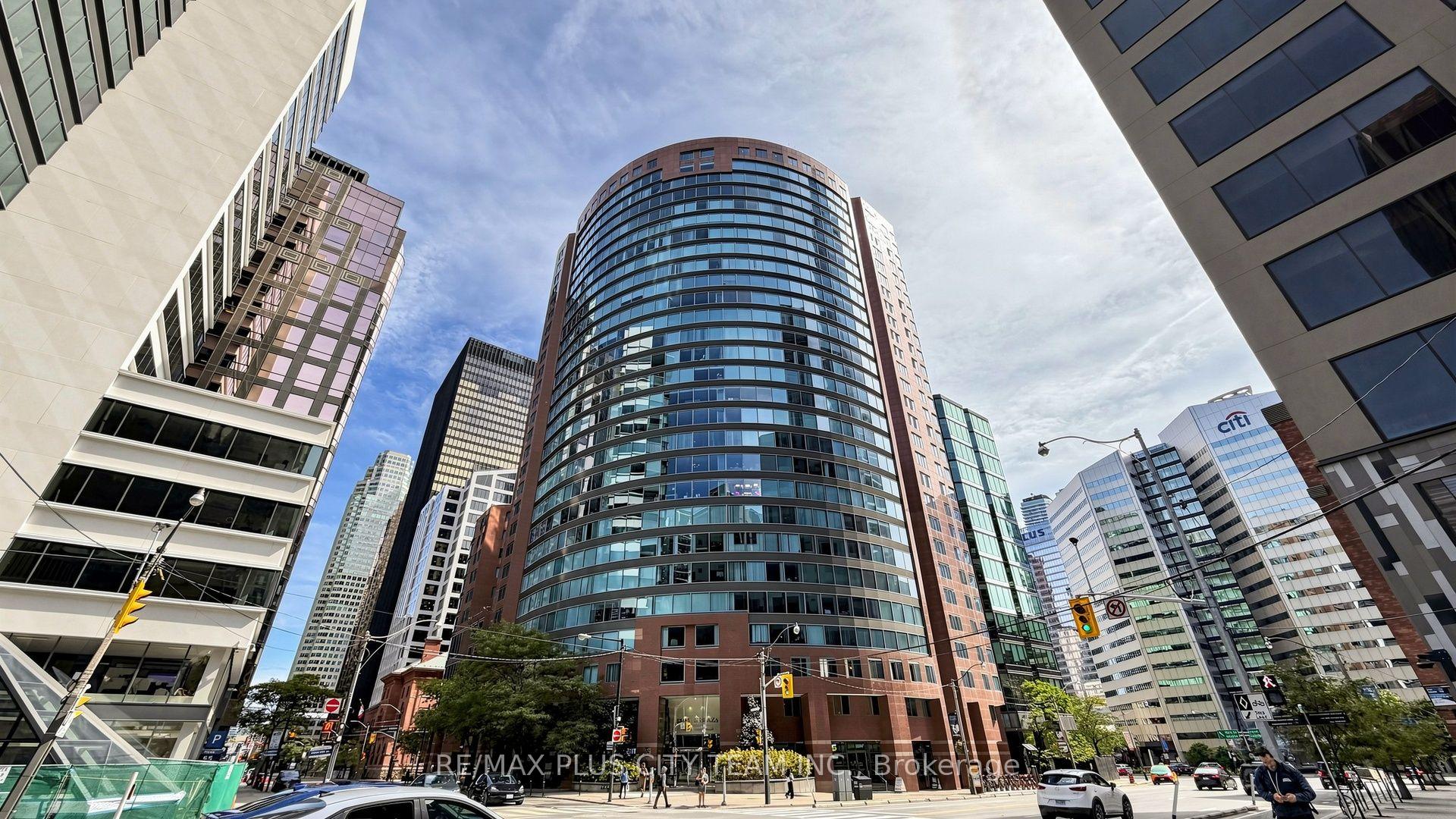 33 University Avenue