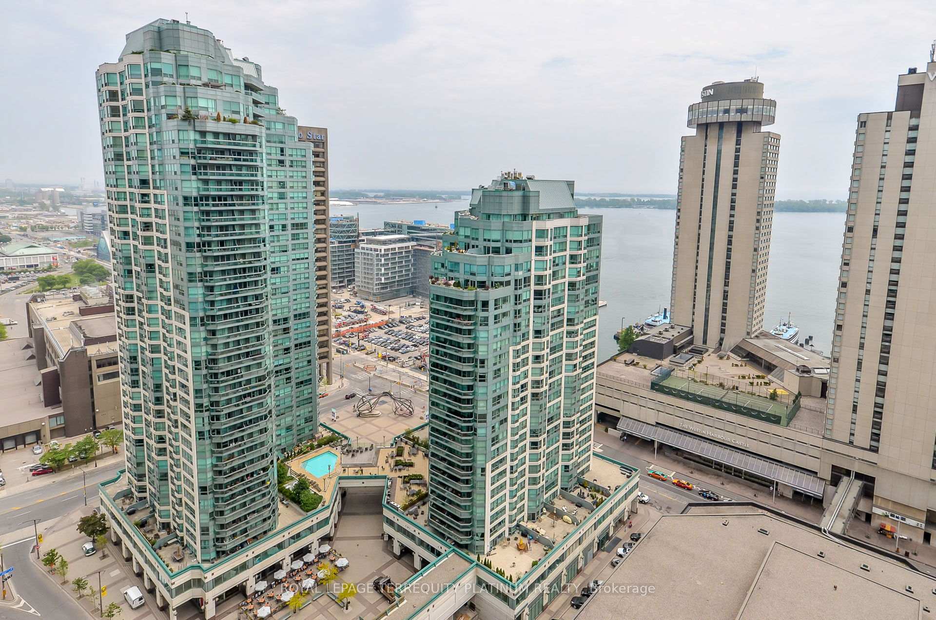 10 Yonge Street