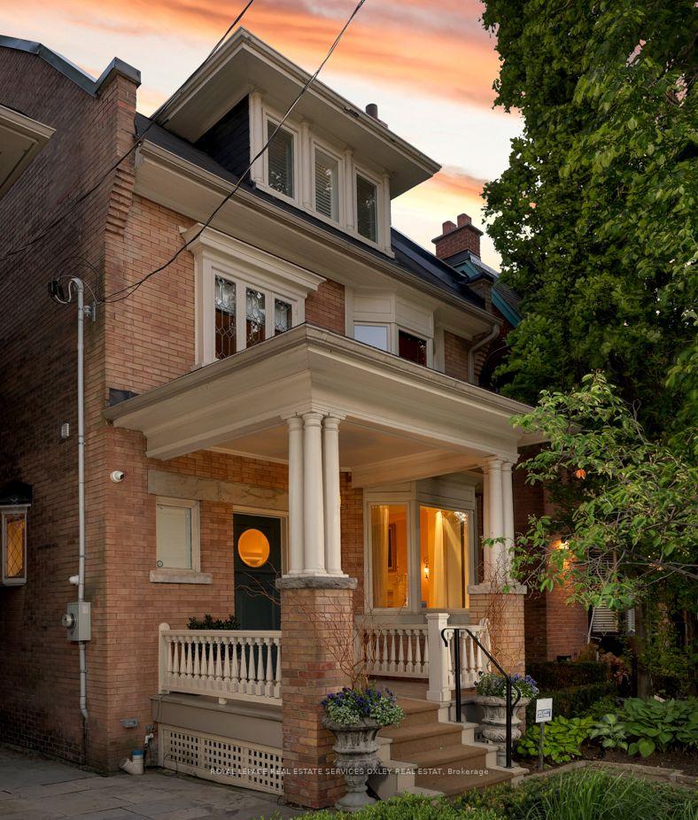 107 Roxborough Street W