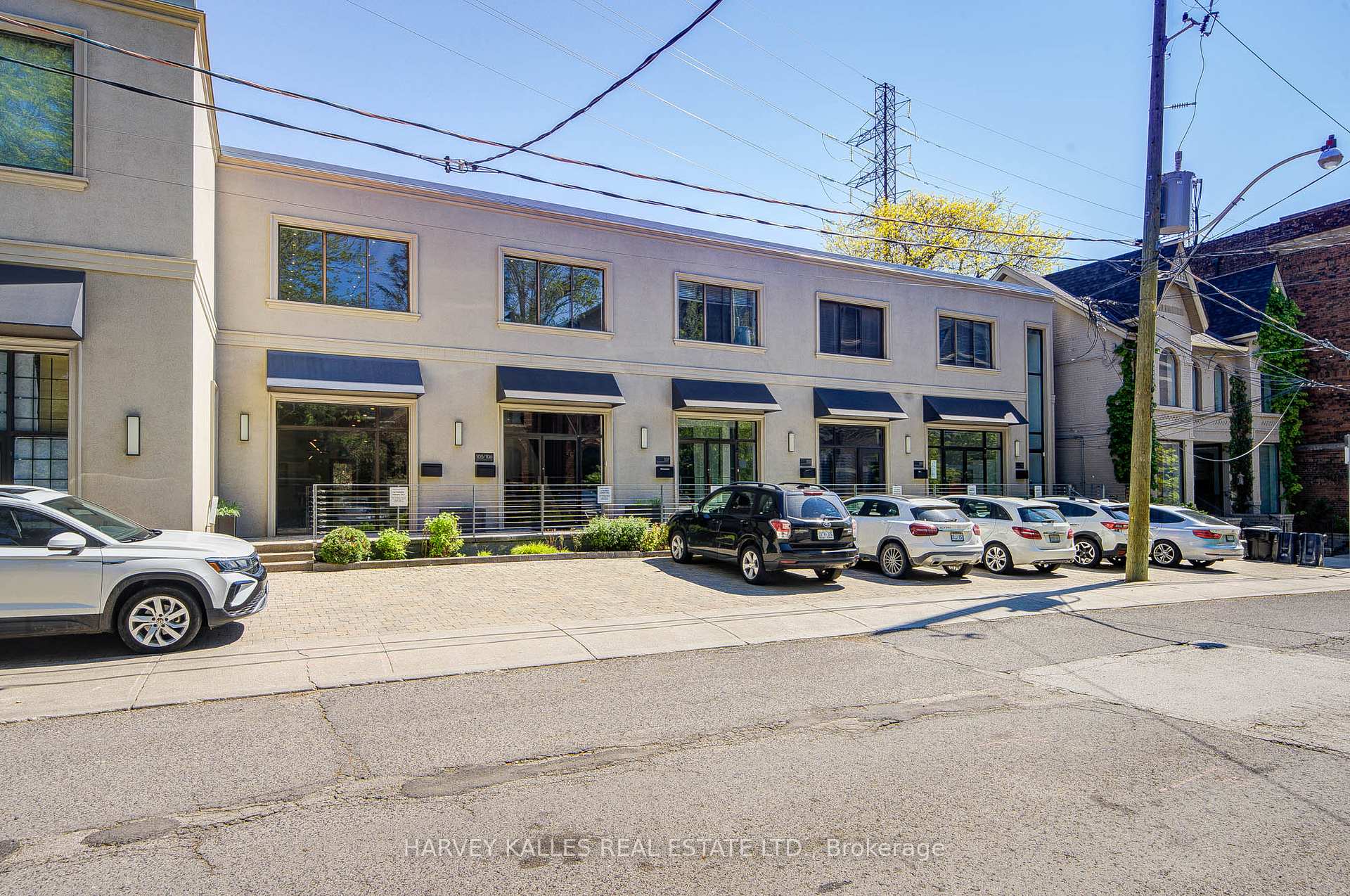 275 MacPherson Avenue