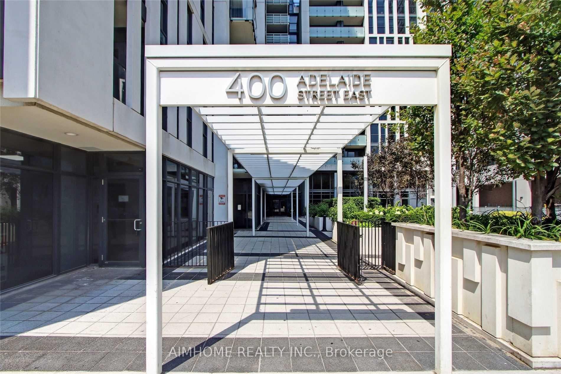 400 Adelaide Street E