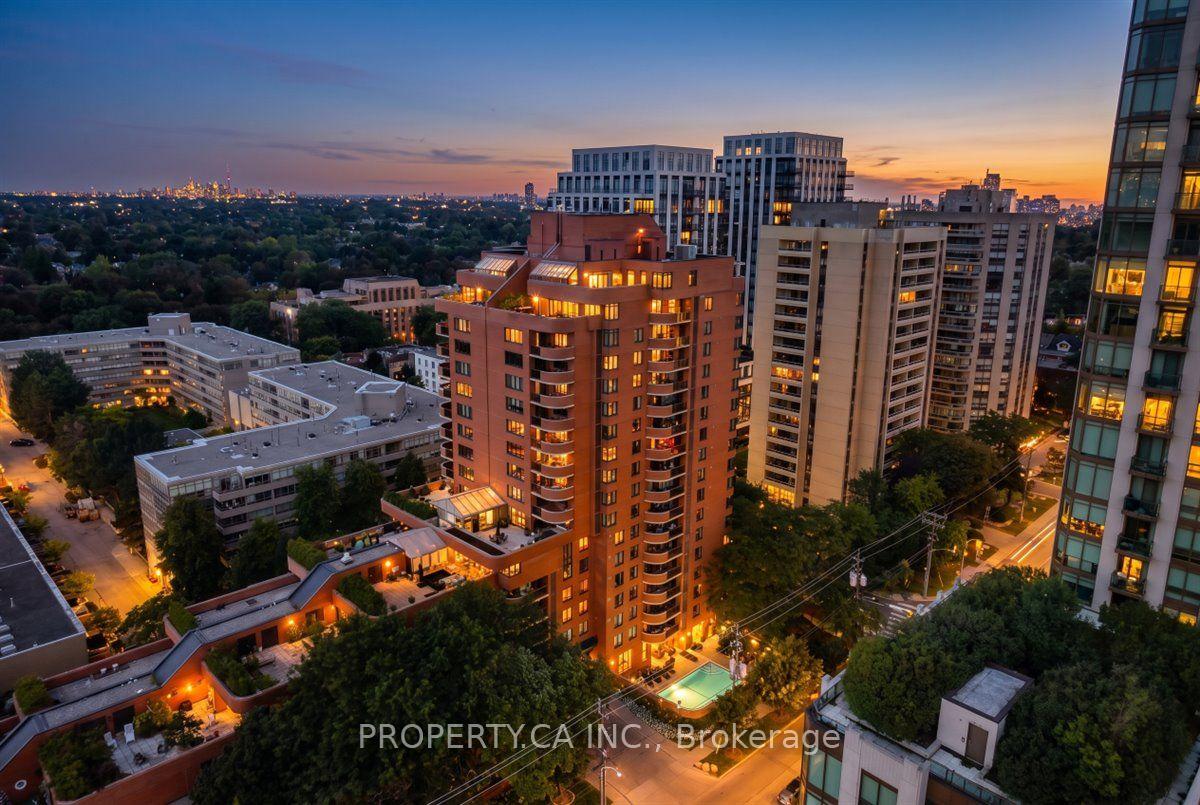 260 Heath Street W