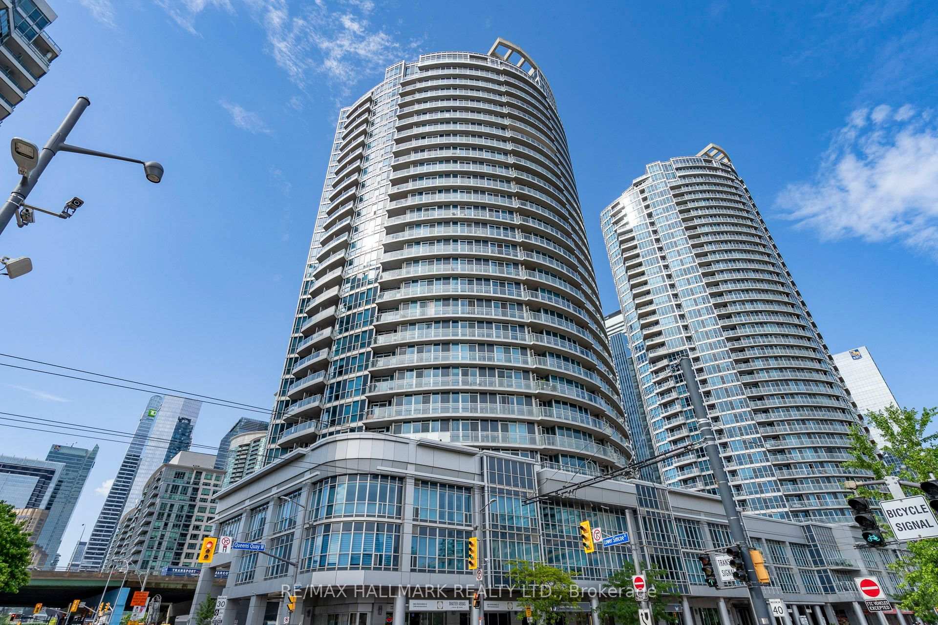 218 Queens Quay W