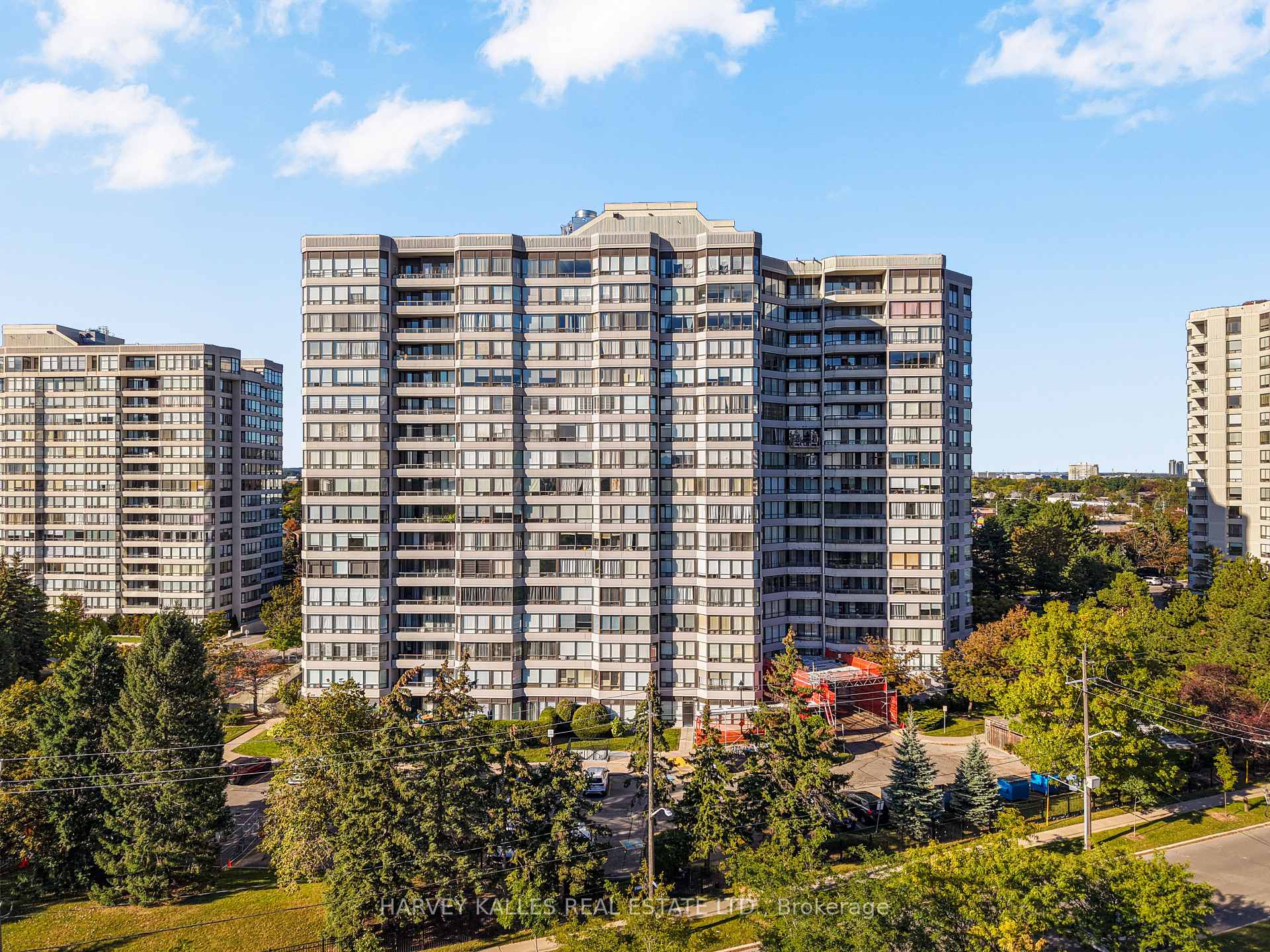 1121 Steeles Avenue W