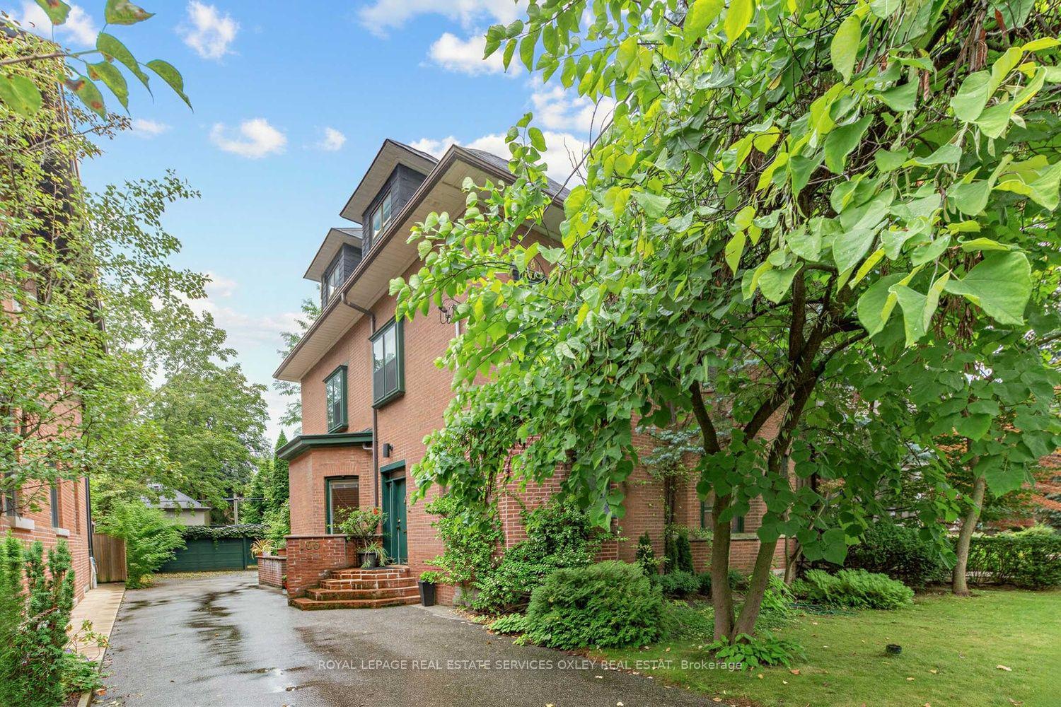 105 Roxborough Street E