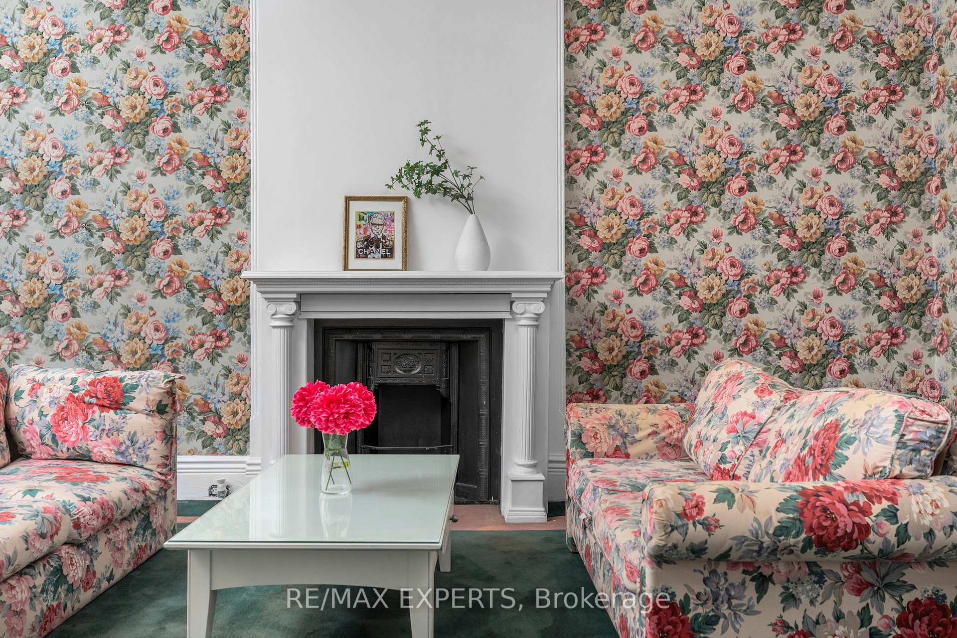 382 Bathurst Street