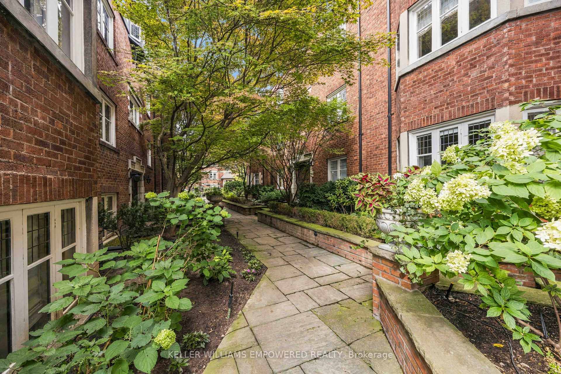 313 Lonsdale Road