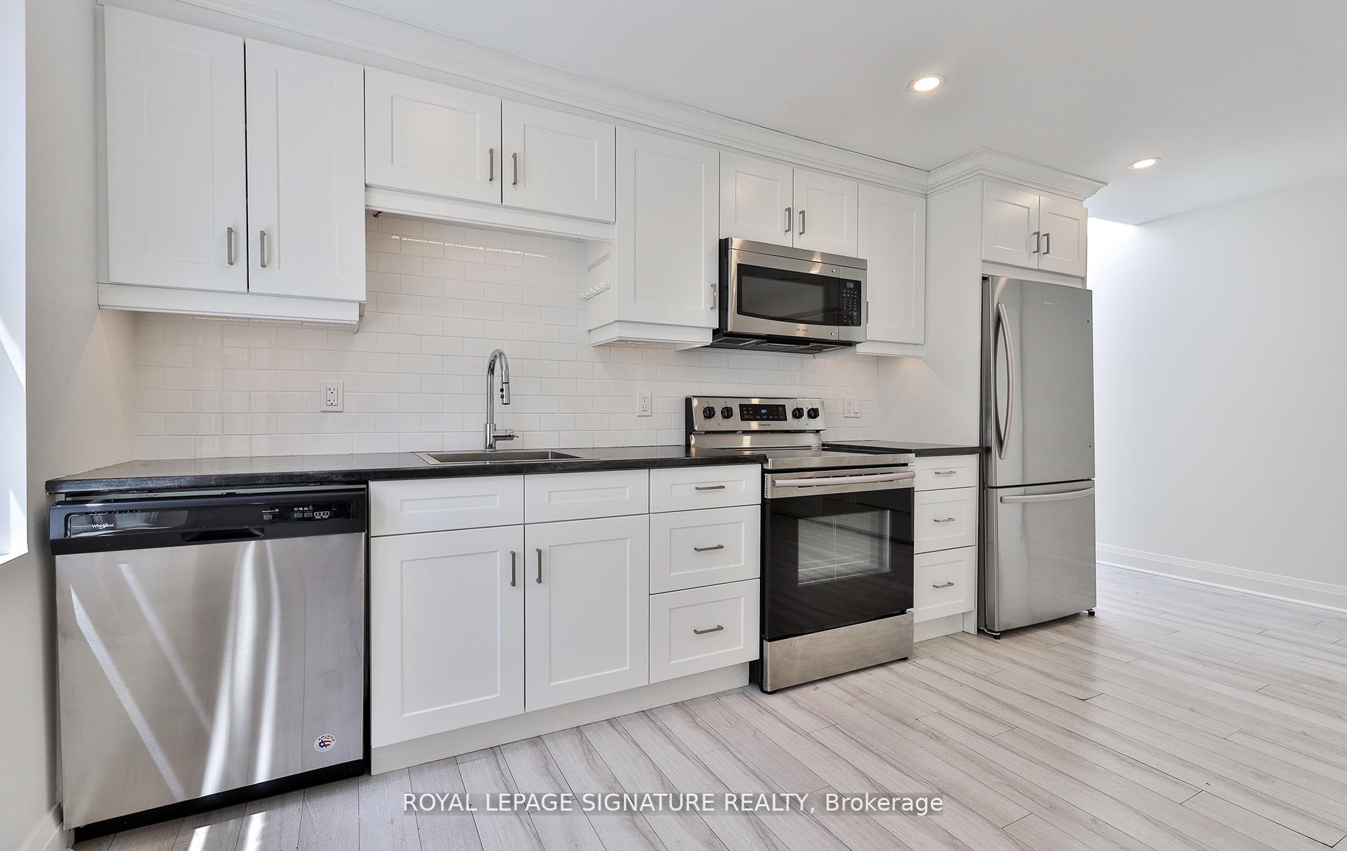 995 Bloor Street W