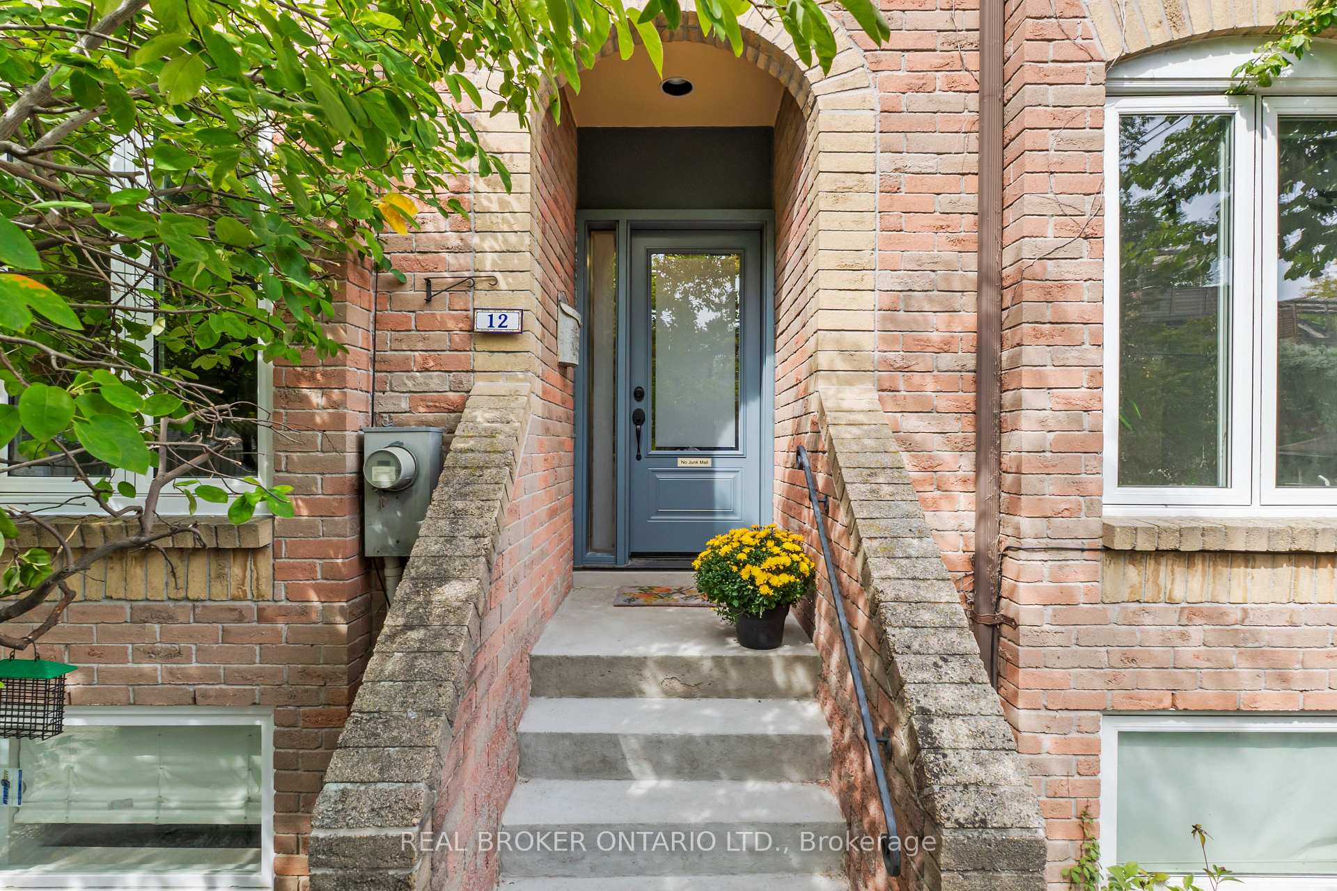 12 St. James Court