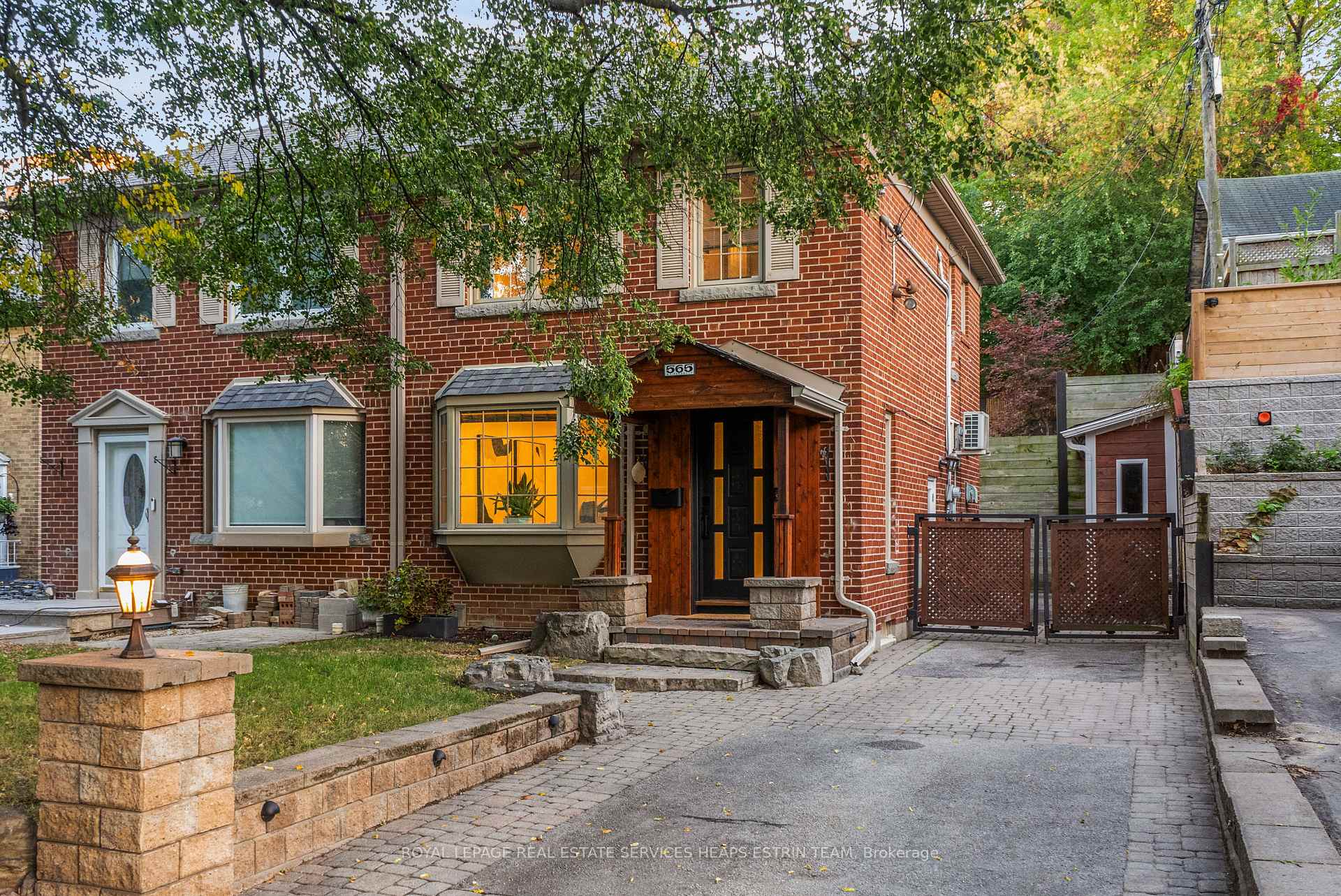 565 Roehampton Avenue