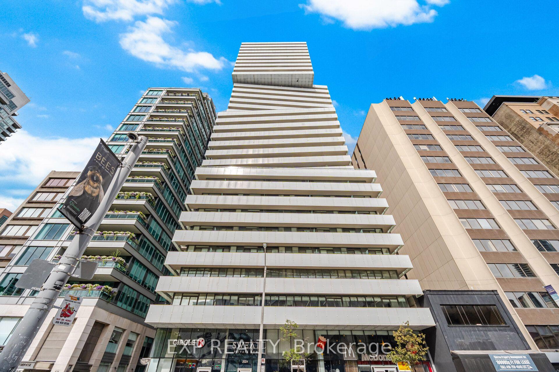 200 Bloor Street W