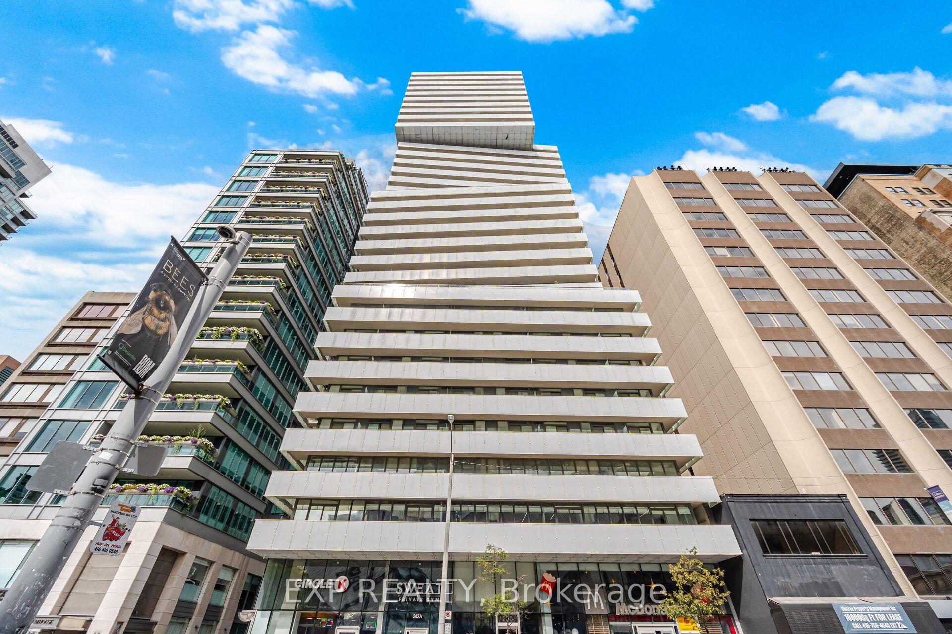 200 Bloor Street W