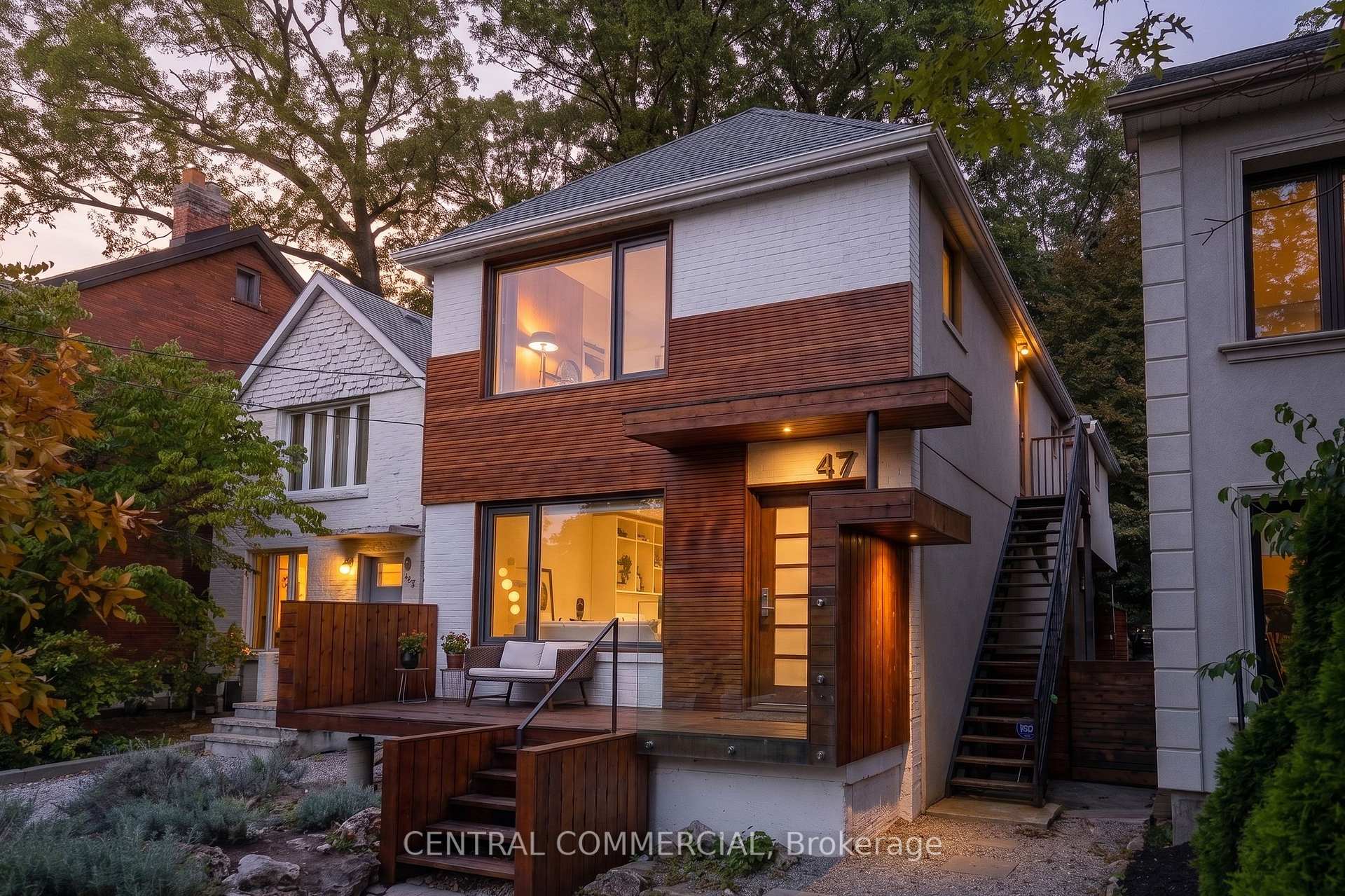 47 Hilton Avenue