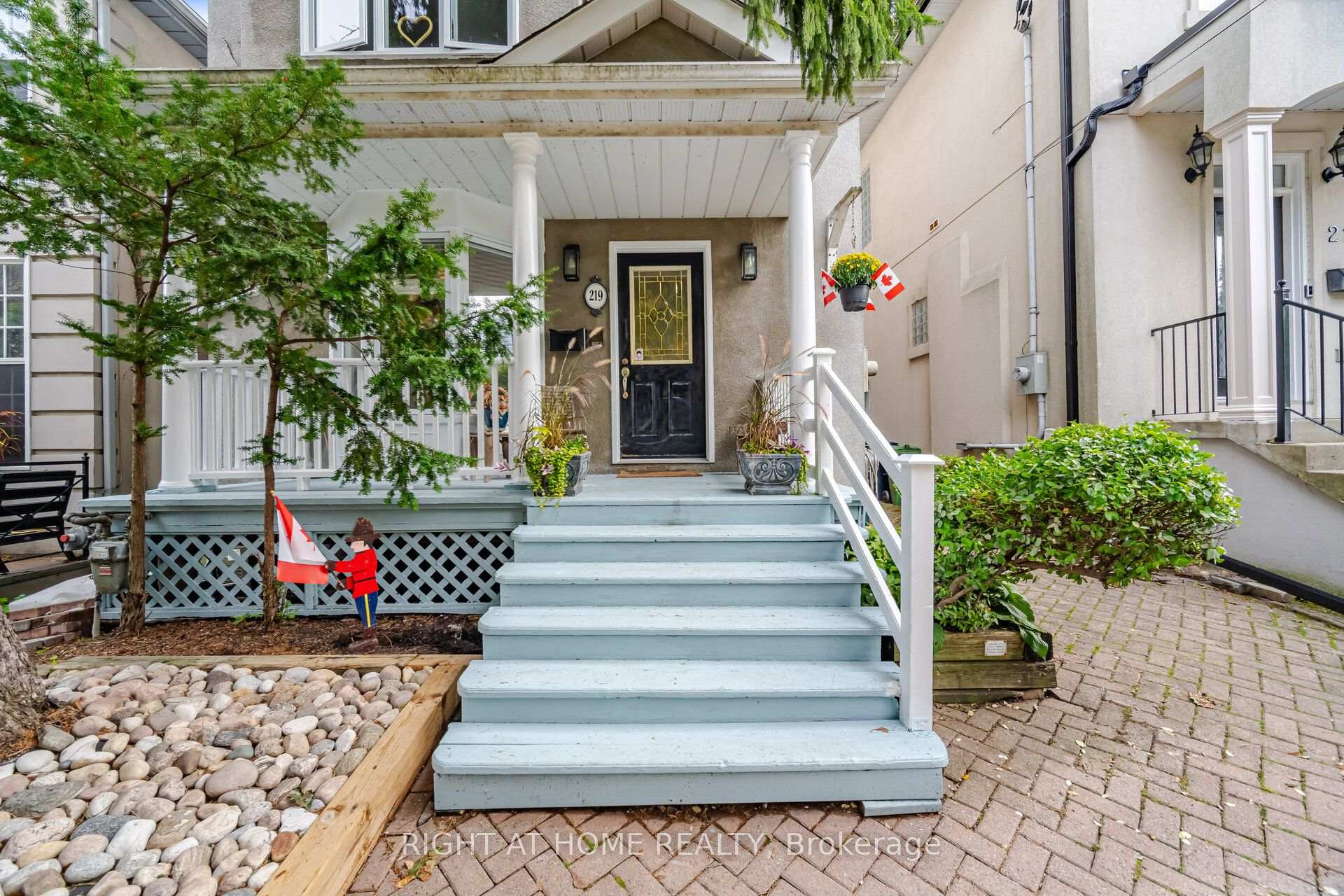 219 Broadway Avenue