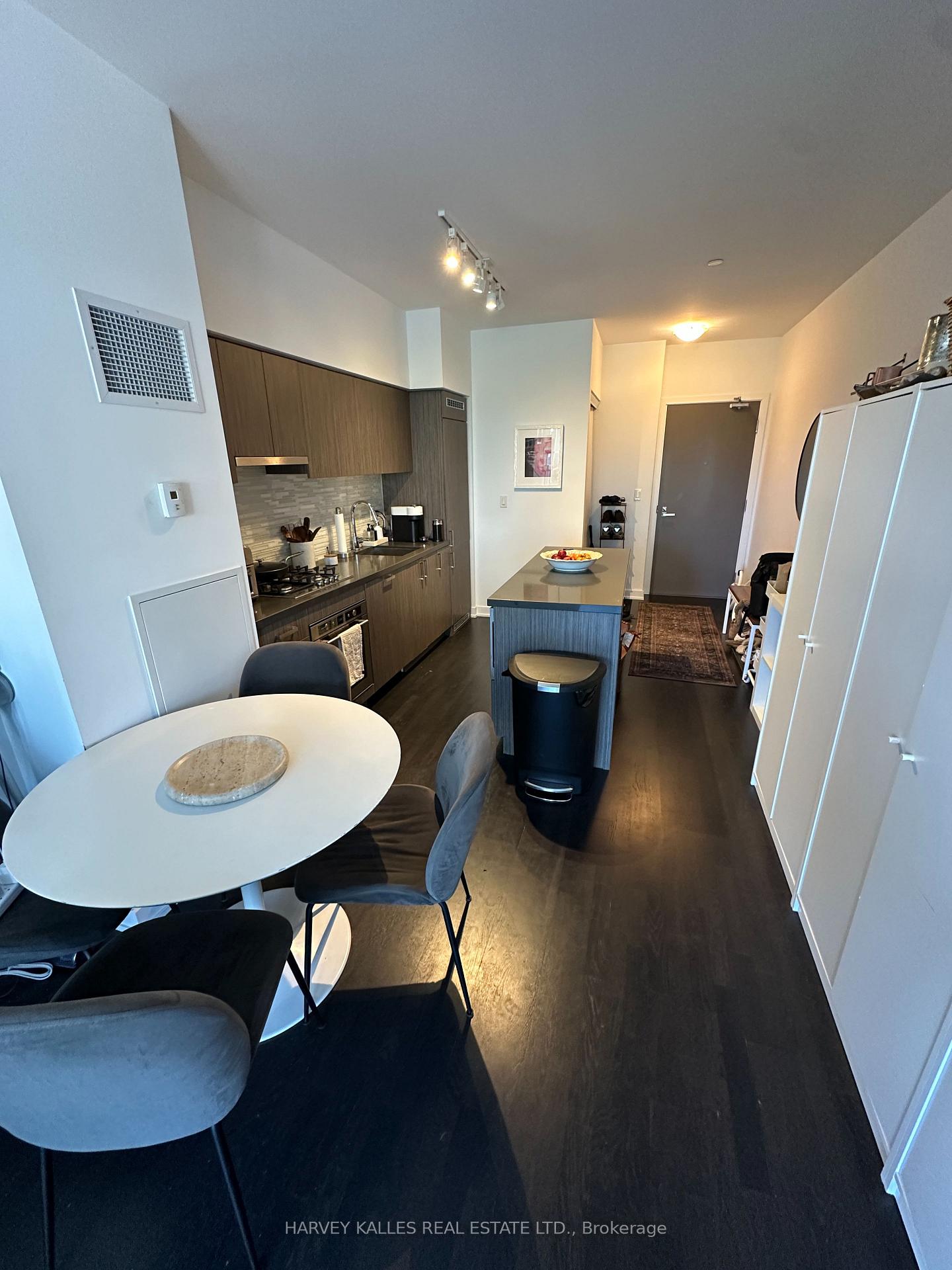 501 St Clair Avenue W
